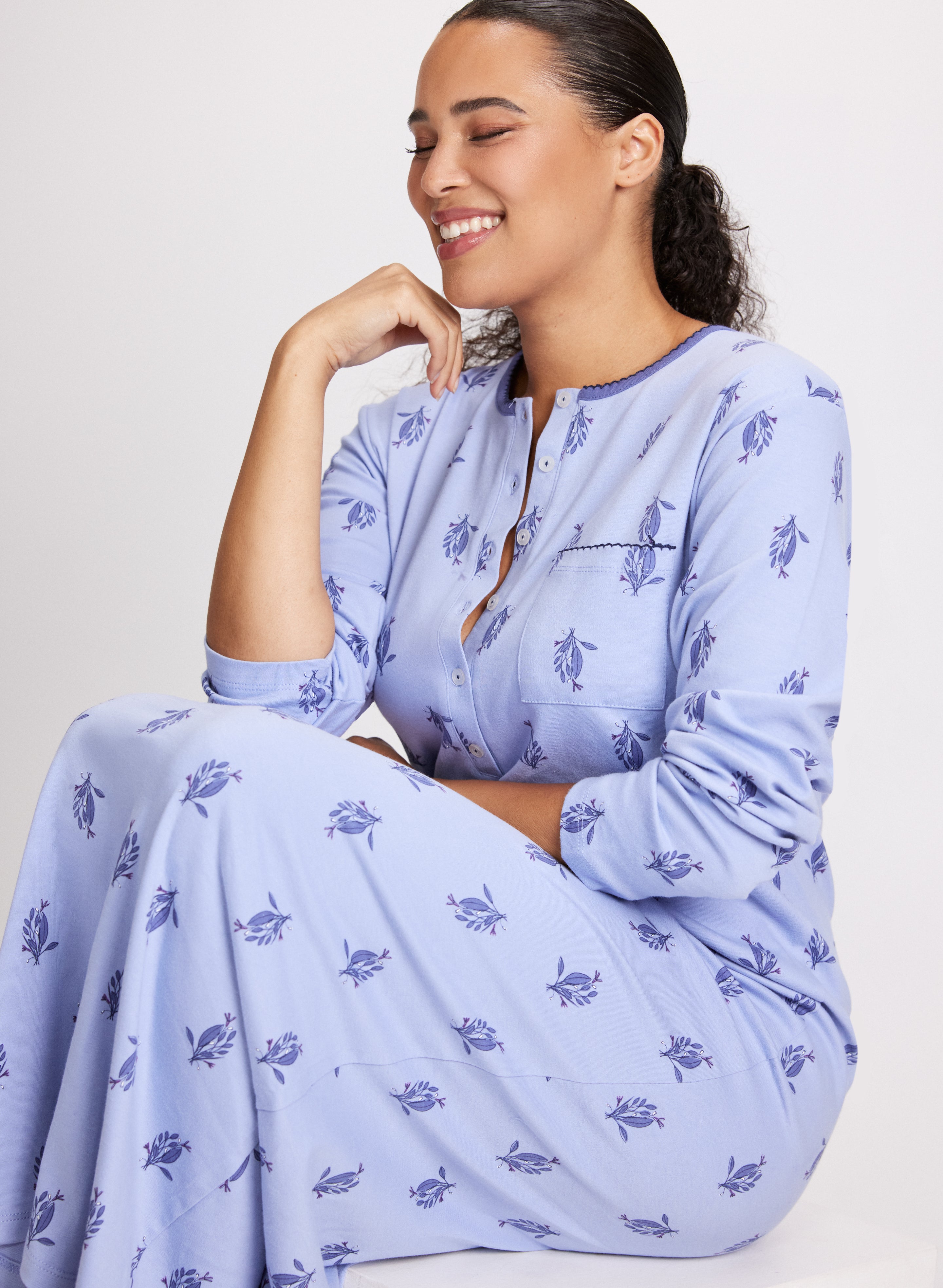 Floral Print Long Nightgown for Women - Soft Comfortable Sleepwear - Perfect for Relaxing at Home or Overnight Stays