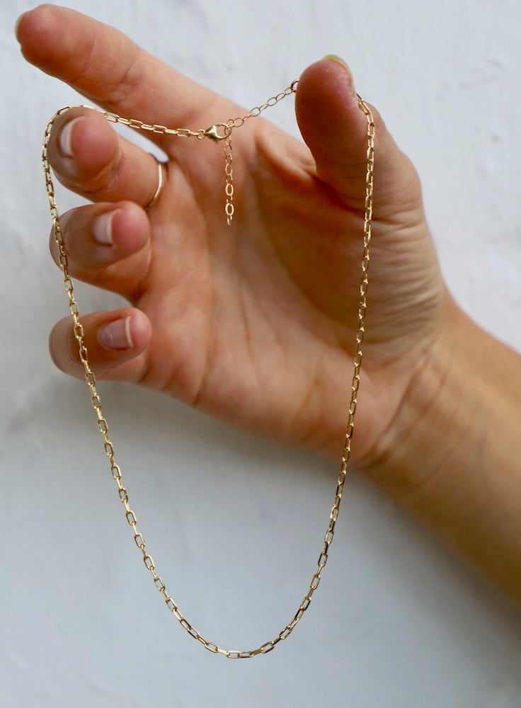 Miniature Paperclip Chain - Small Metal Paper Clips for Office, School & Crafting - Perfect for Organizing Documents, DIY Projects & Scrapbooking