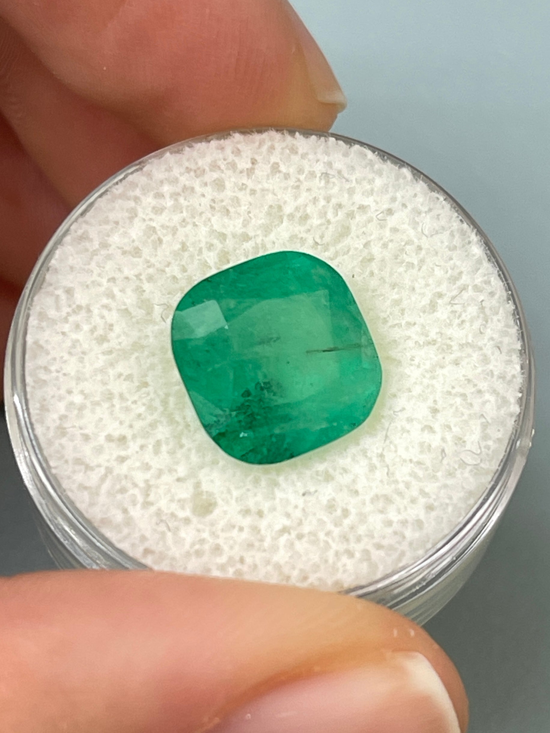 5.33 Carat Natural Colombian Emerald Gemstone - 10.8x10.7mm Earthy Green Loose Cushion Cut for Jewelry Making, Engagement Rings & Luxury Gifts
