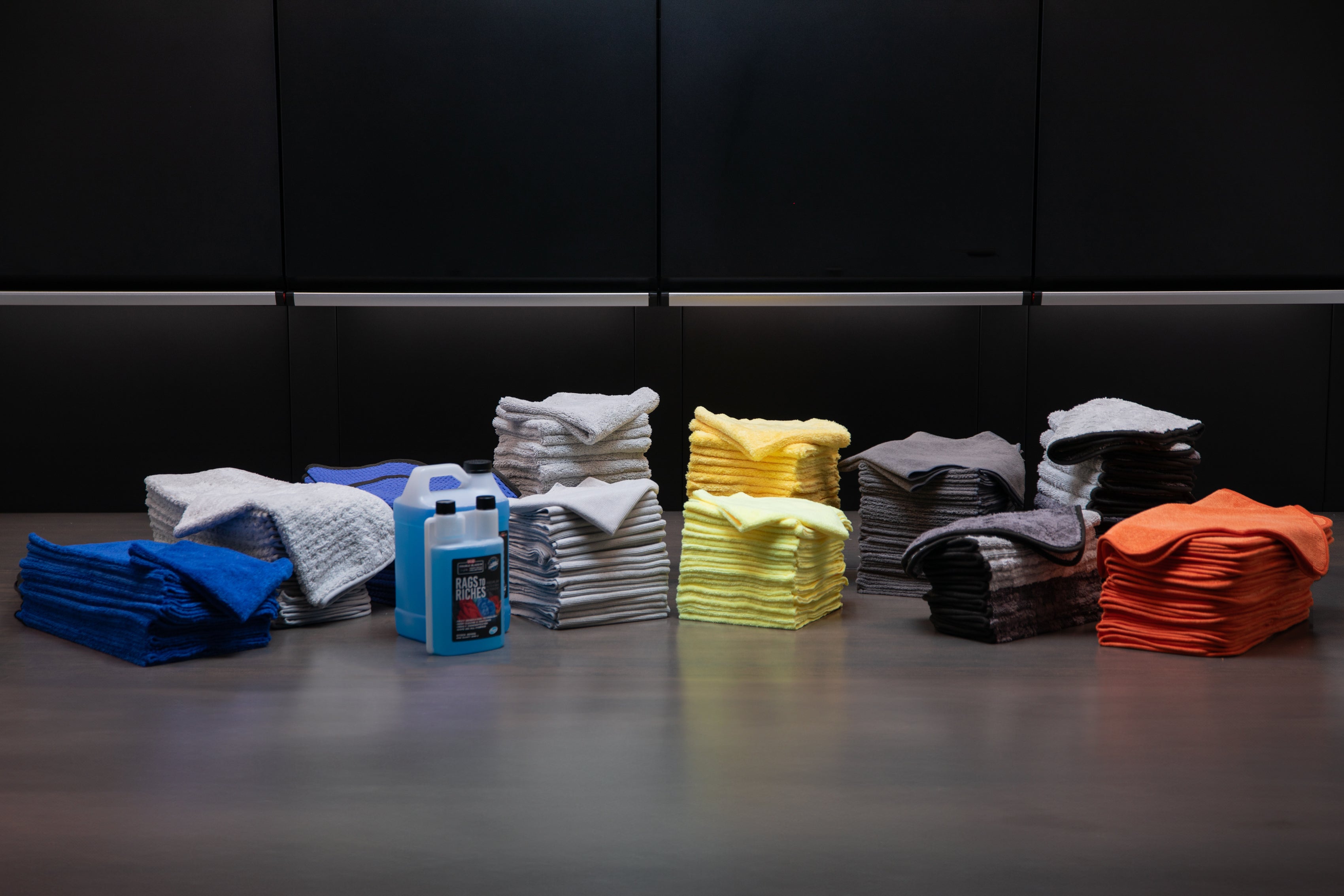 Ultimate Microfiber Cleaning Cloths - Super Absorbent & Lint-Free for Cars, Glasses & Household Cleaning | 12-Pack