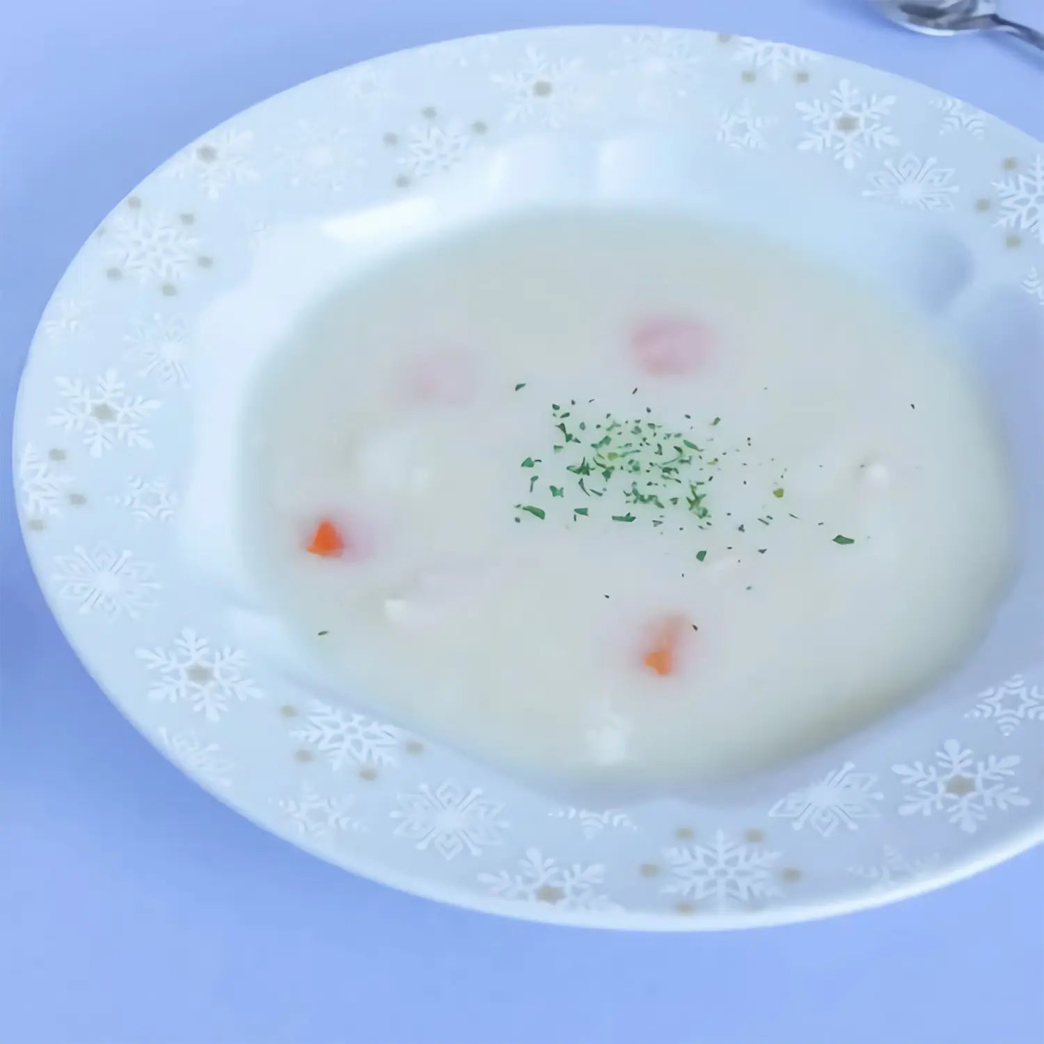 Premium Harekutani Yuki Kessho Porcelain Deep Plate - Elegant Japanese Dinnerware for Fine Dining, Restaurants & Special Occasions
