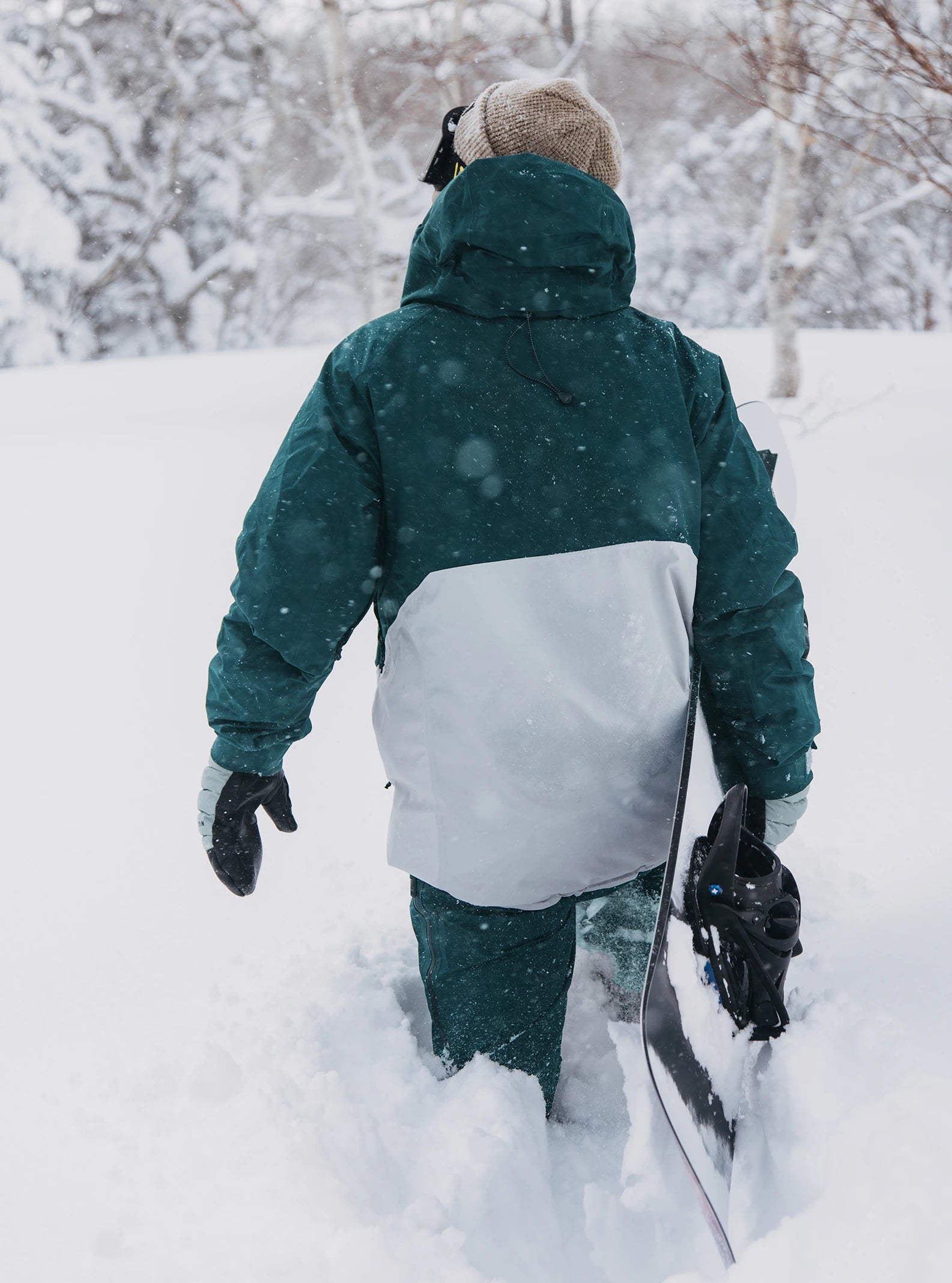 Burton AK GORE-TEX Velocity Anorak Jacket 2025 - Waterproof & Breathable Snowboard Outerwear for Men & Women | Perfect for Skiing, Snowboarding & Winter Adventures