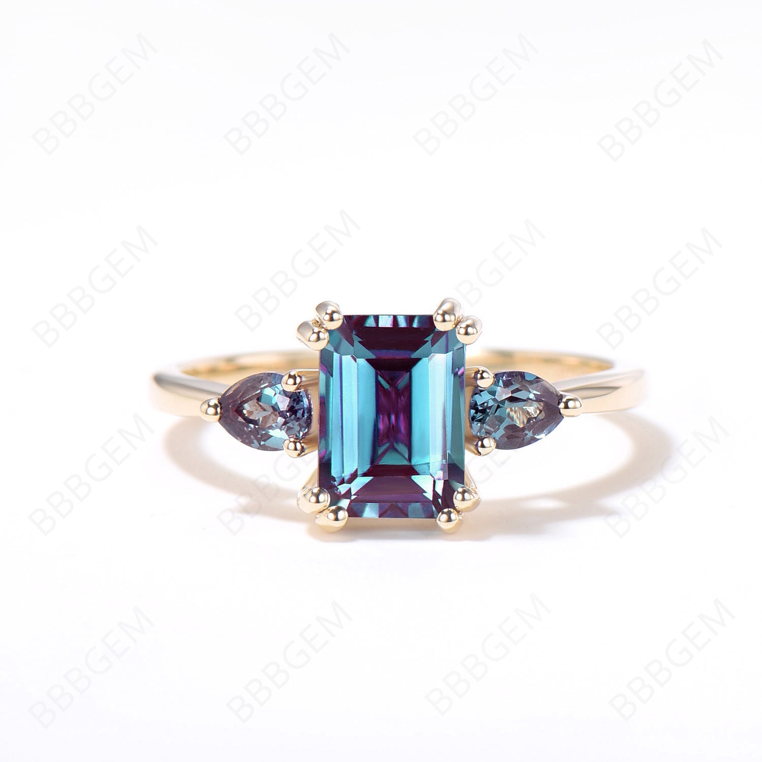 Vintage Three Stone Alexandrite Ring - 14K Gold Emerald Cut Double Claw Prong Engagement Ring | June Birthstone Wedding Band with Color Changing Gemstone | Perfect for Proposals, Anniversaries & Special Occasions