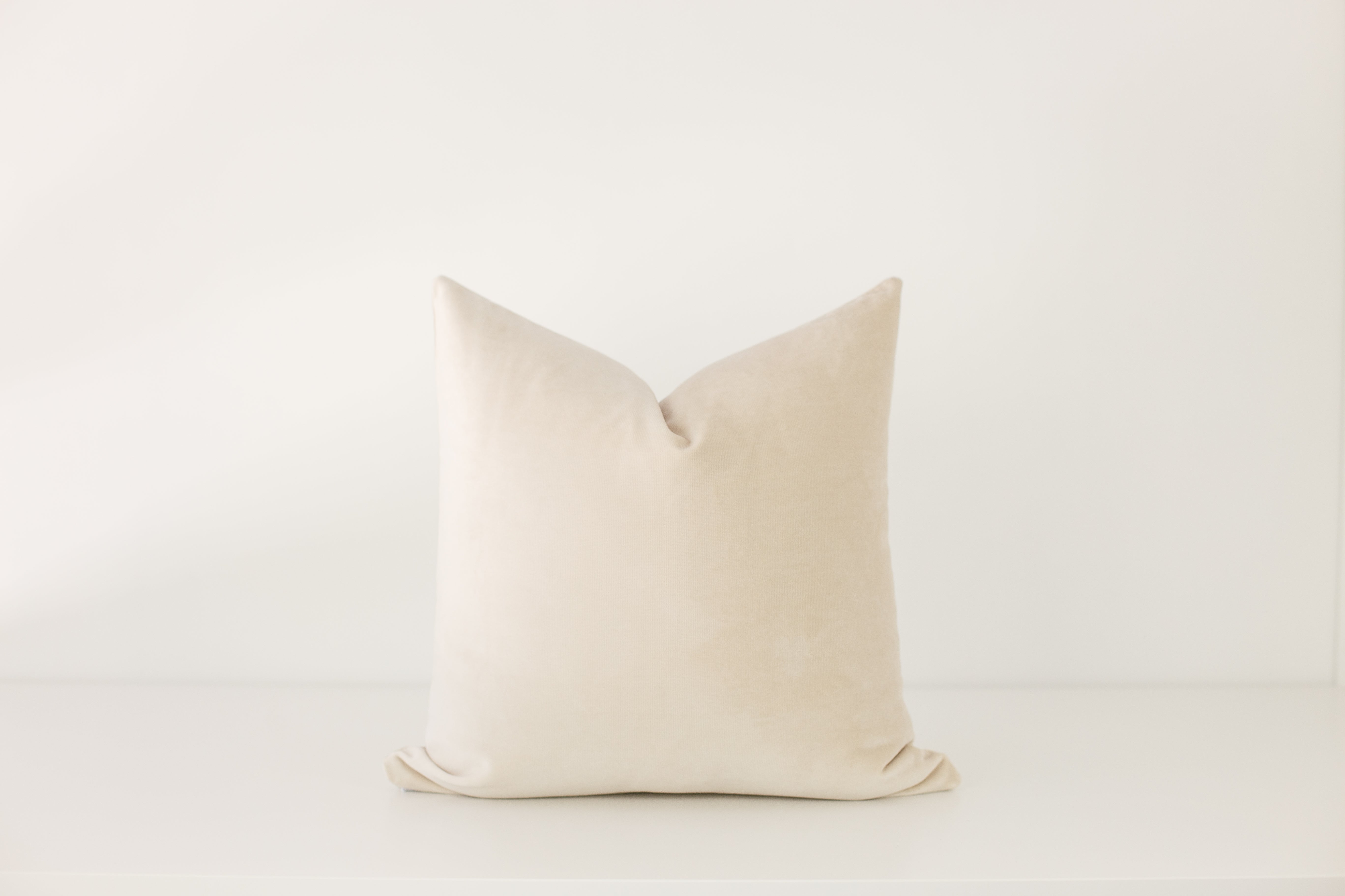 Luxury Velvet Pillow Cover for Sofa & Bed - Soft & Cozy Home Decor for Living Room, Bedroom, and Office - Machine Washable (18x18 Inches)