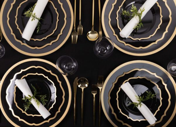 10-Pack Black & Gold Round Scalloped Plastic Plates - Elegant Disposable Dinnerware for Parties, Weddings, and Special Events