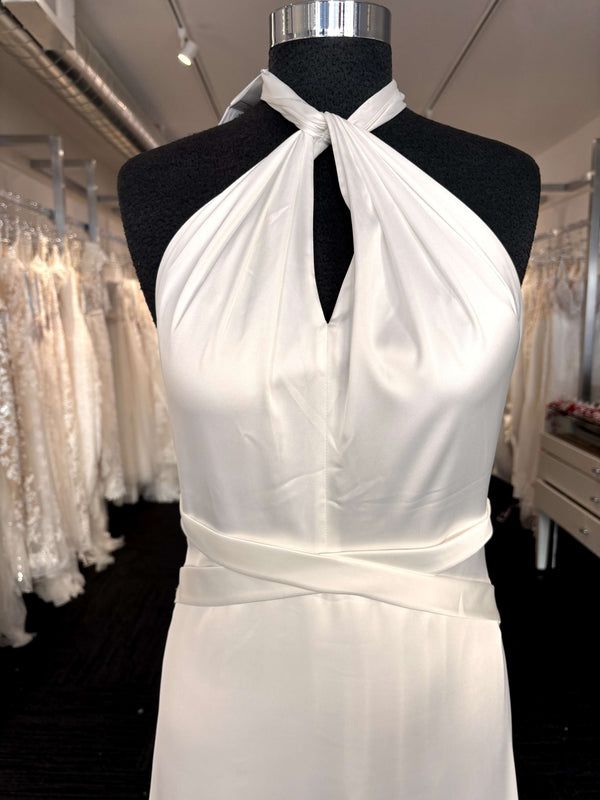 Pronovias Antalya Wedding Dress - Elegant Lace Bridal Gown for Bride, Perfect for Beach Weddings & Destination Ceremonies