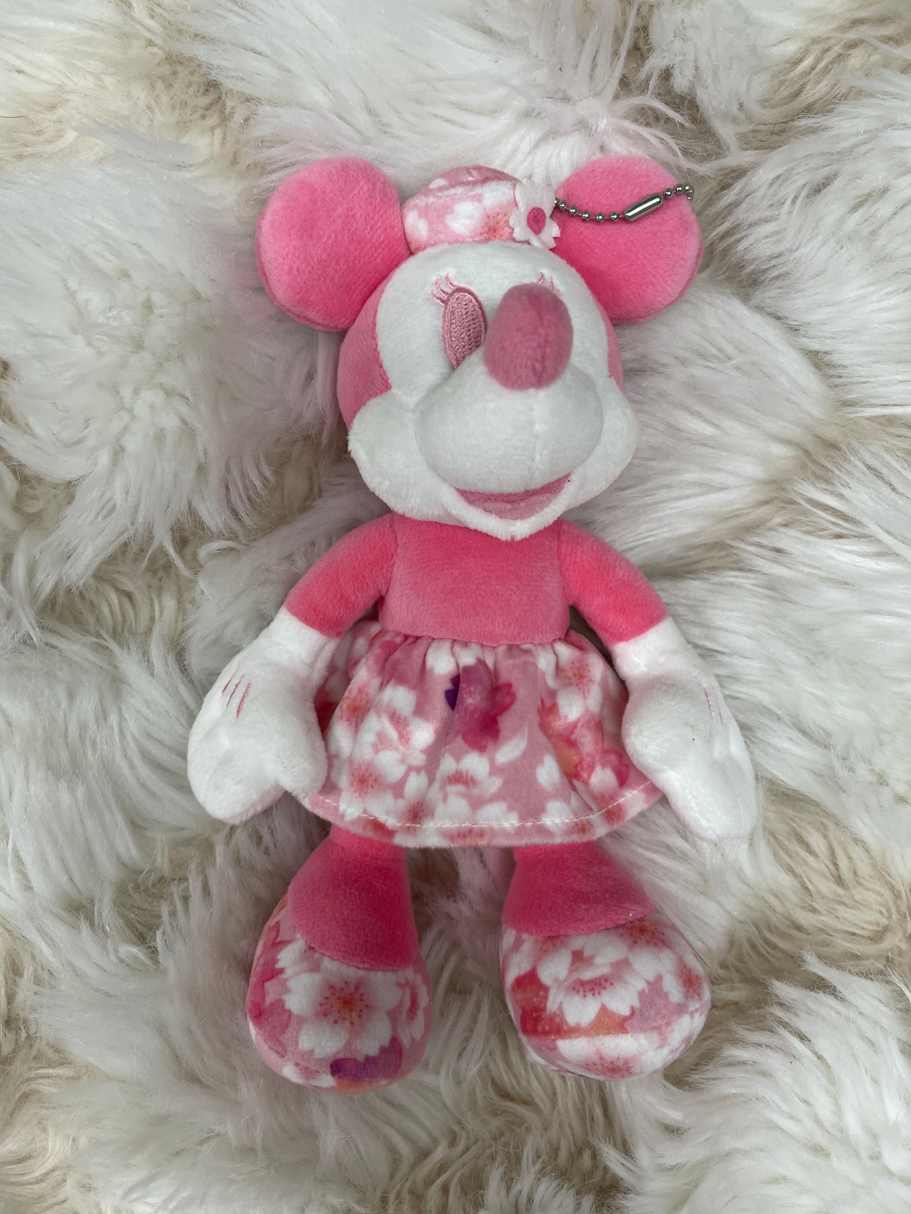 Tokyo Disney Minnie Mouse Sakura Keychain Badge Plush - Cute Kawaii Collectible for Bags, Backpacks & Gifts | Perfect for Disney Fans & Anime Lovers