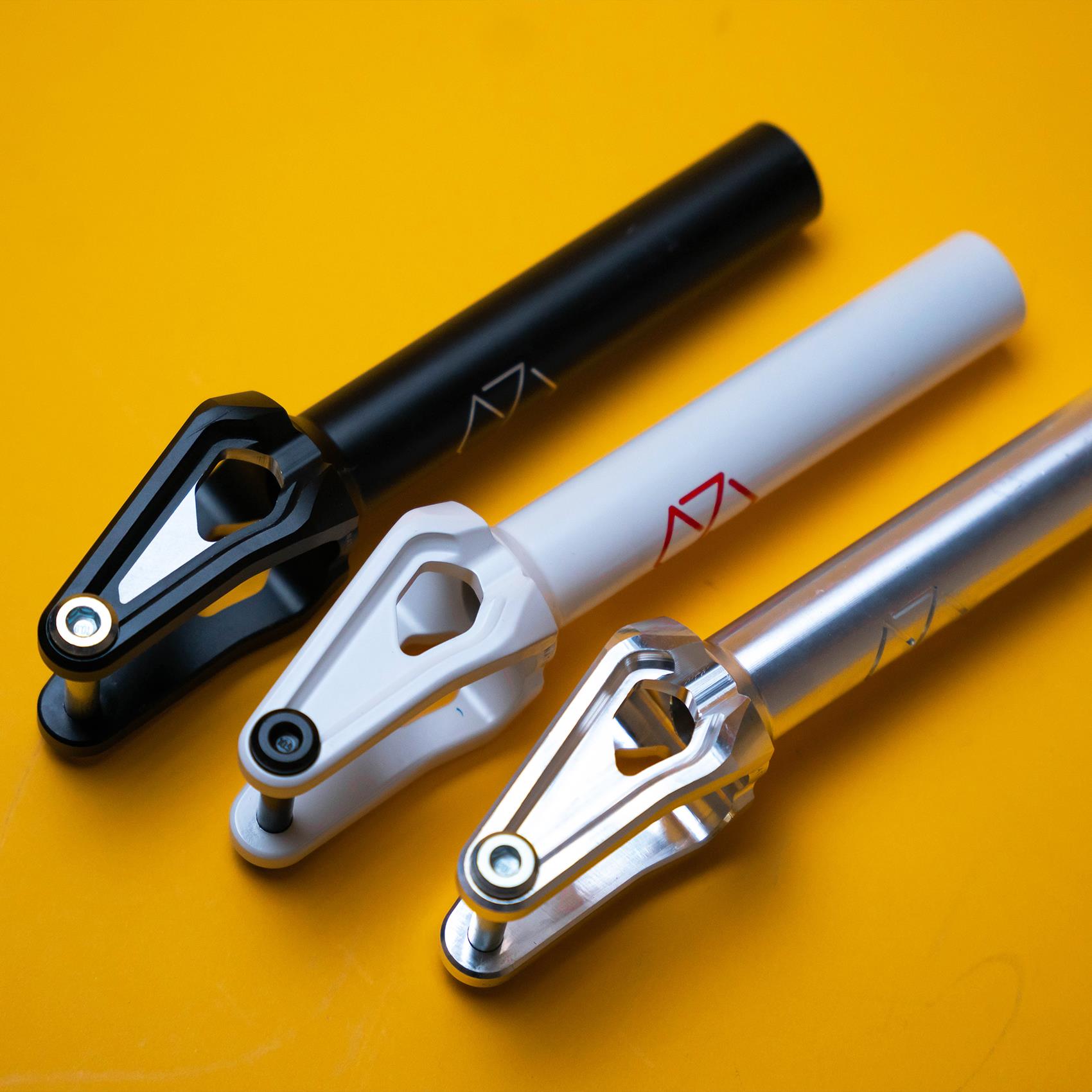 Native Versa Fork - High-Performance Bicycle Fork for Mountain Biking & Trail Riding | Durable & Lightweight MTB Fork for Off-Road Adventures