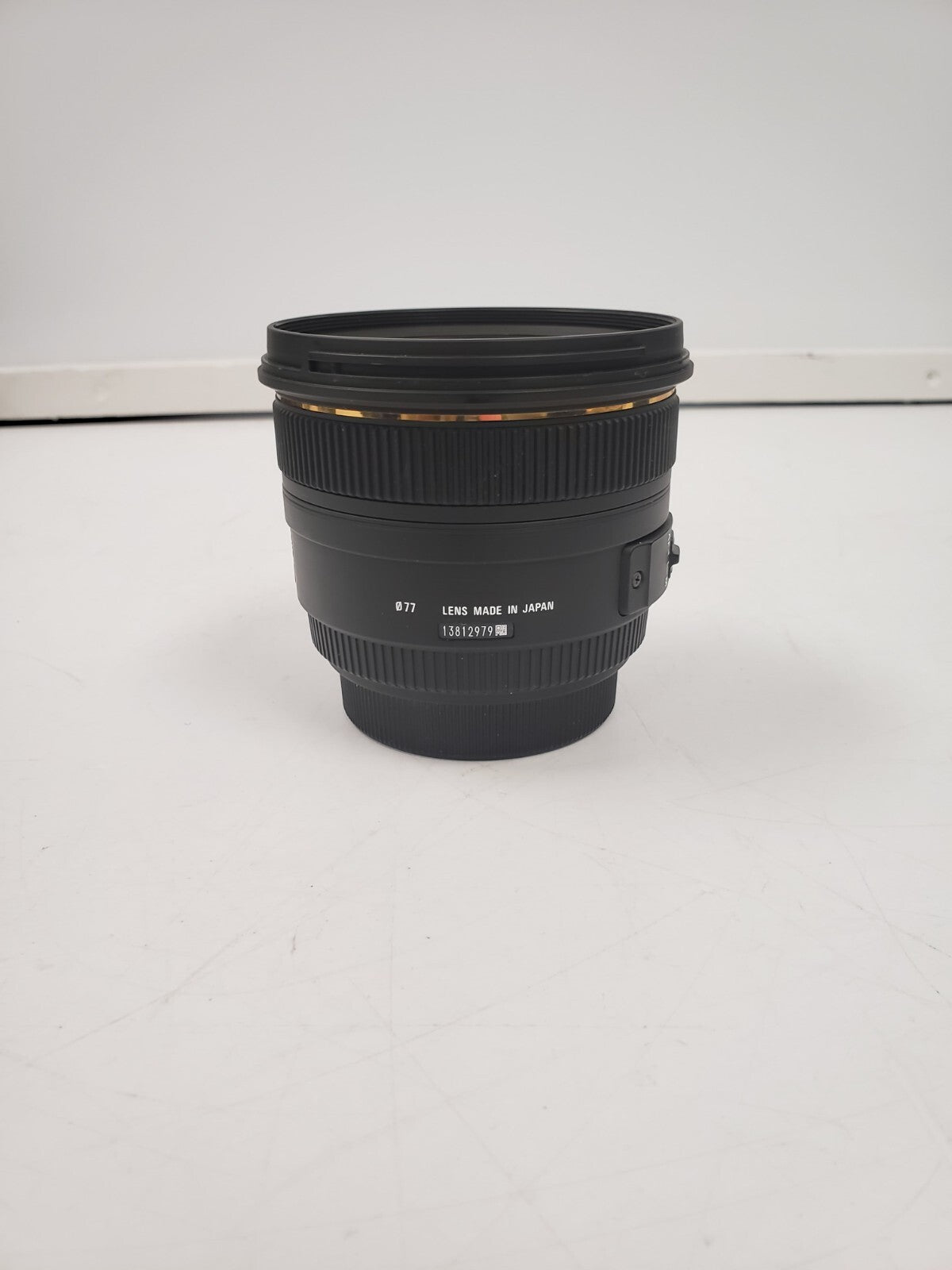 Sigma 50mm f/1.4 DG HSM Art Lens for Canon/Nikon/Sony - Professional Fast Prime Portrait Photography Lens for Low Light & Studio Shooting