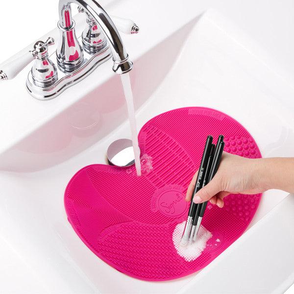 Sigma Spa Brush Cleaning Mat - Silicone Brush Cleaner for Makeup & Paint Brushes | Perfect for Salon, Home & Professional Use