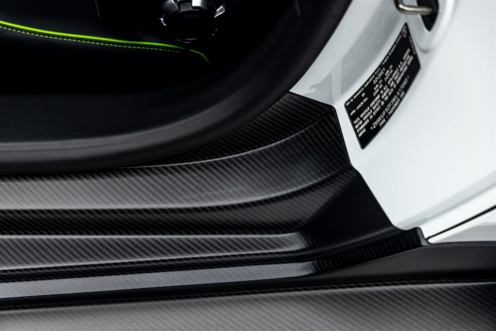 Lamborghini Huracan EVO 2WD Monza Aero Program CB 01 - High Performance Sports Car for Racing Enthusiasts | Perfect for Track Days and Supercar Events