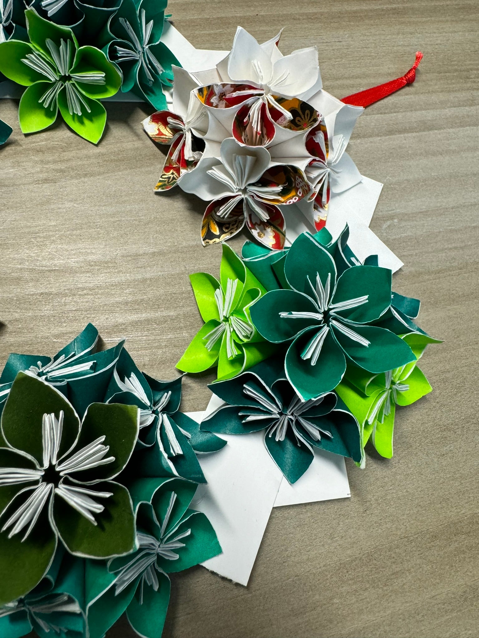 Handmade Origami Flower Wreath - Elegant Paper Floral Decor for Home, Wedding, Party & Wall Art | Perfect for DIY Crafts, Gifts & Seasonal Decorations