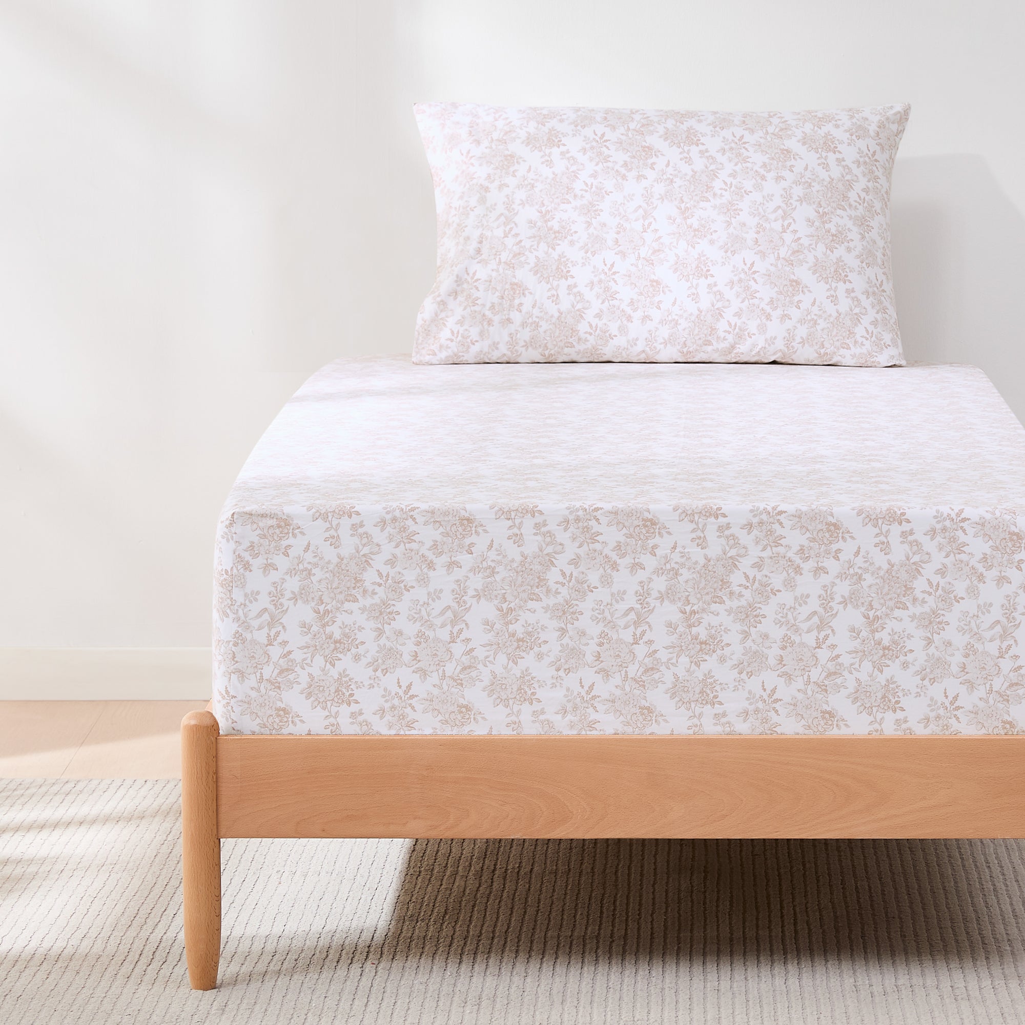 Premium Peony Toile Cotton Sheet Set - Queen Size, 4-Piece Bedding Set with Pillowcases - Soft & Breathable for Comfortable Sleep - Perfect for Master Bedroom, Guest Room, or Vacation Home