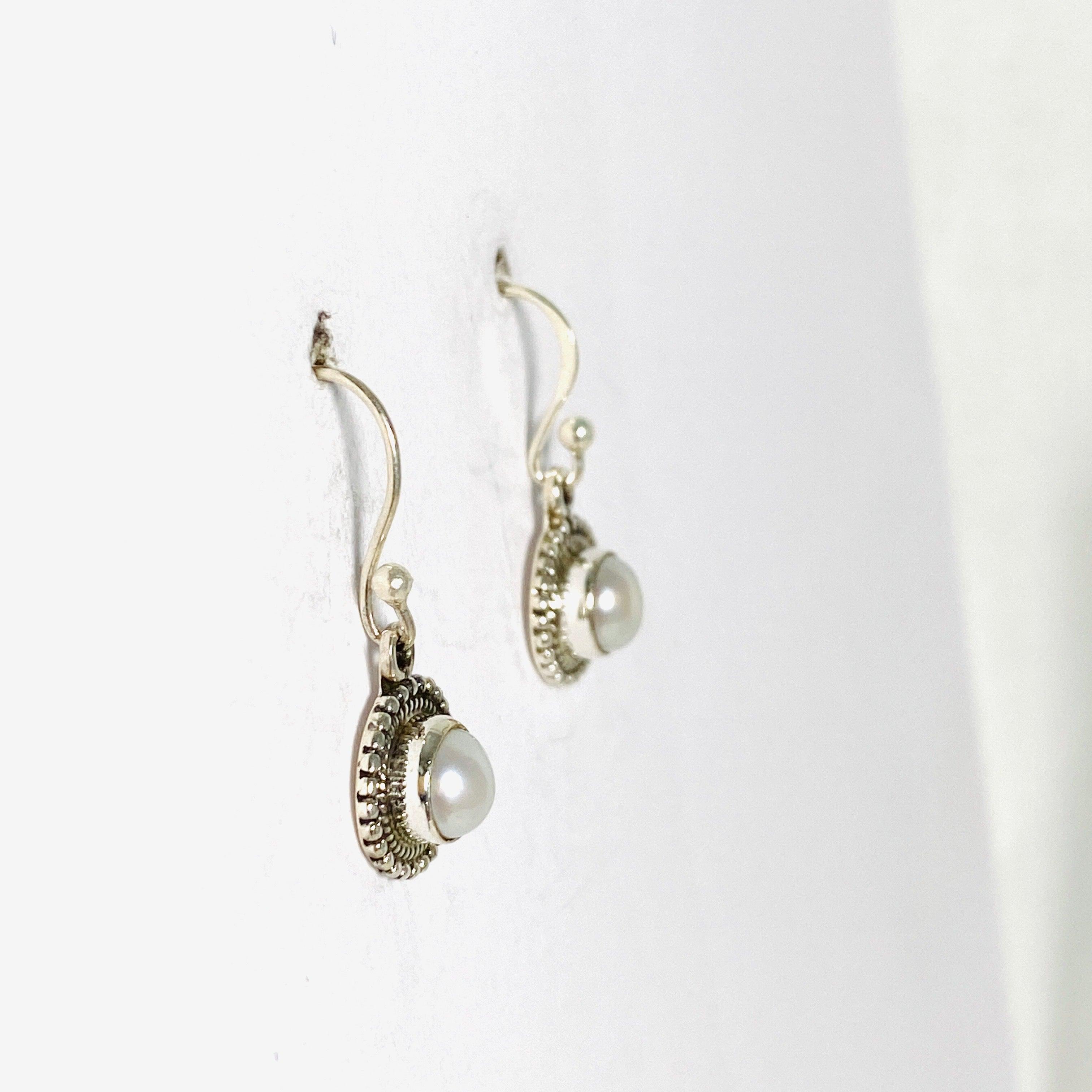 Elegant Pearl Round Earrings with Silver Detailing E2695 – Perfect for Weddings, Parties & Special Occasions
