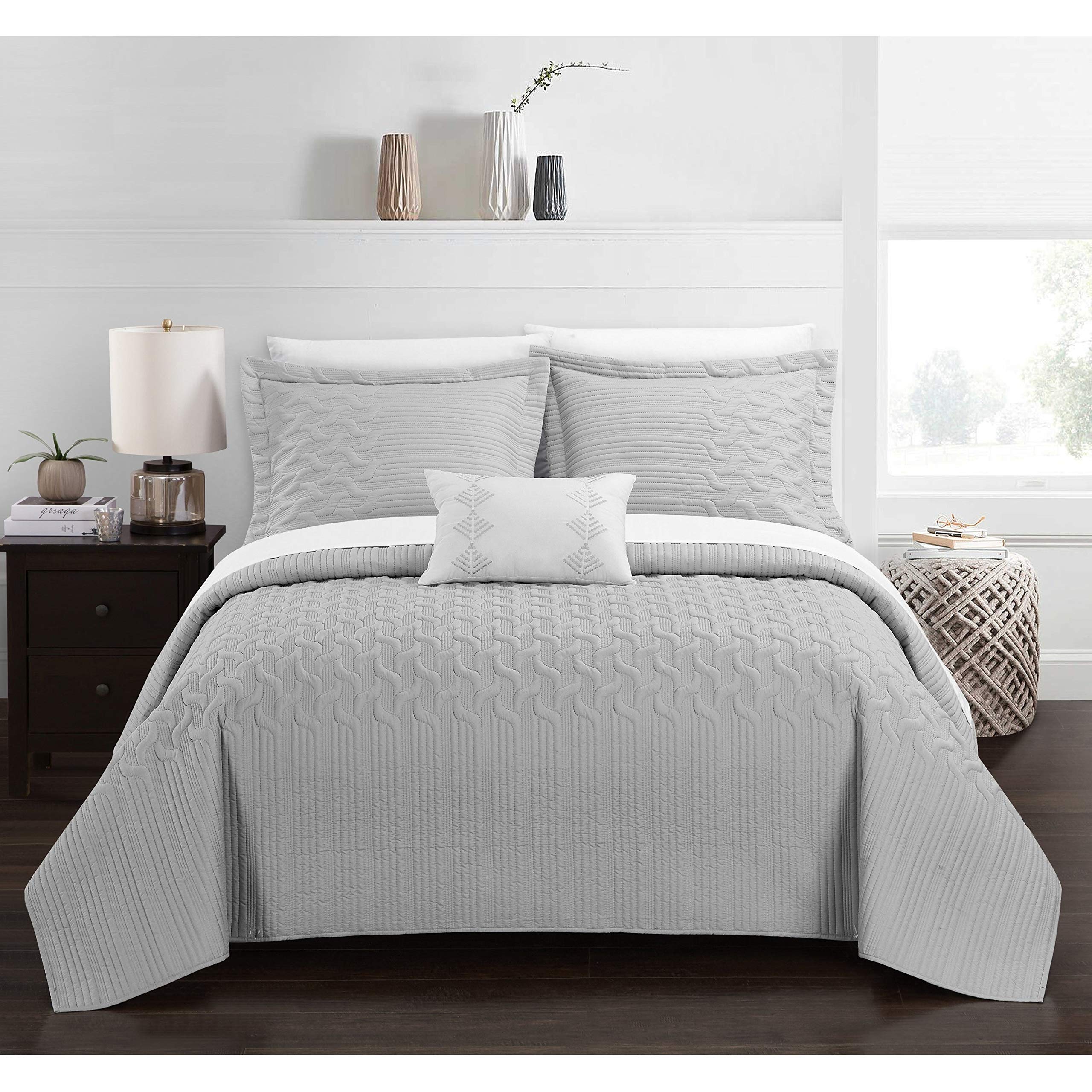 Chic Home Shala 8-Piece Queen Size Bed in a Bag Set - Interlaced Vine Pattern Quilt Cover with Pillow Shams - Complete Bedding Ensemble for Cozy Bedroom Decor | Perfect for Master Bedrooms, Guest Rooms & Vacation Homes
