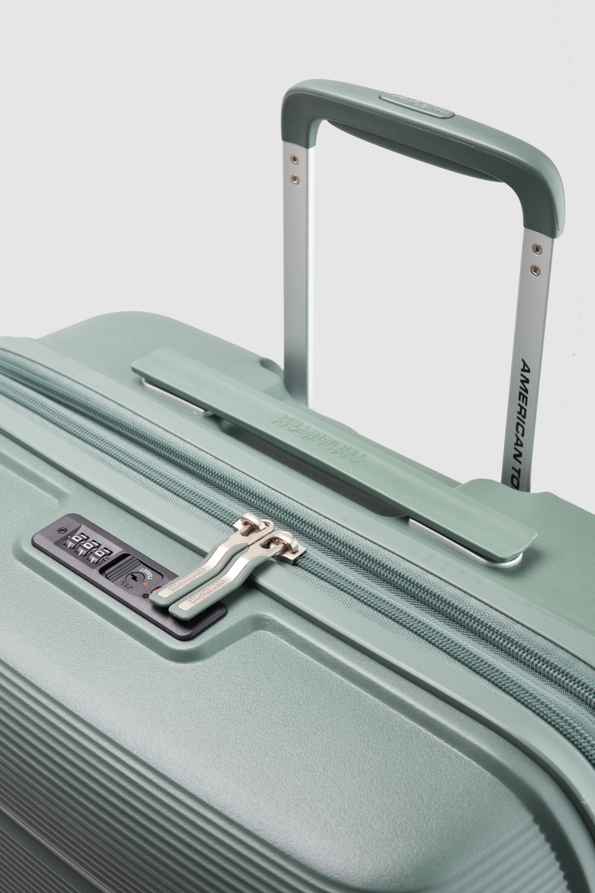 American Tourister Linex 3-Piece Luggage Set (3223698) - Lightweight Spinner Suitcase for Travel, Business & Vacation - Carry-On, Medium & Large Check-In Bags