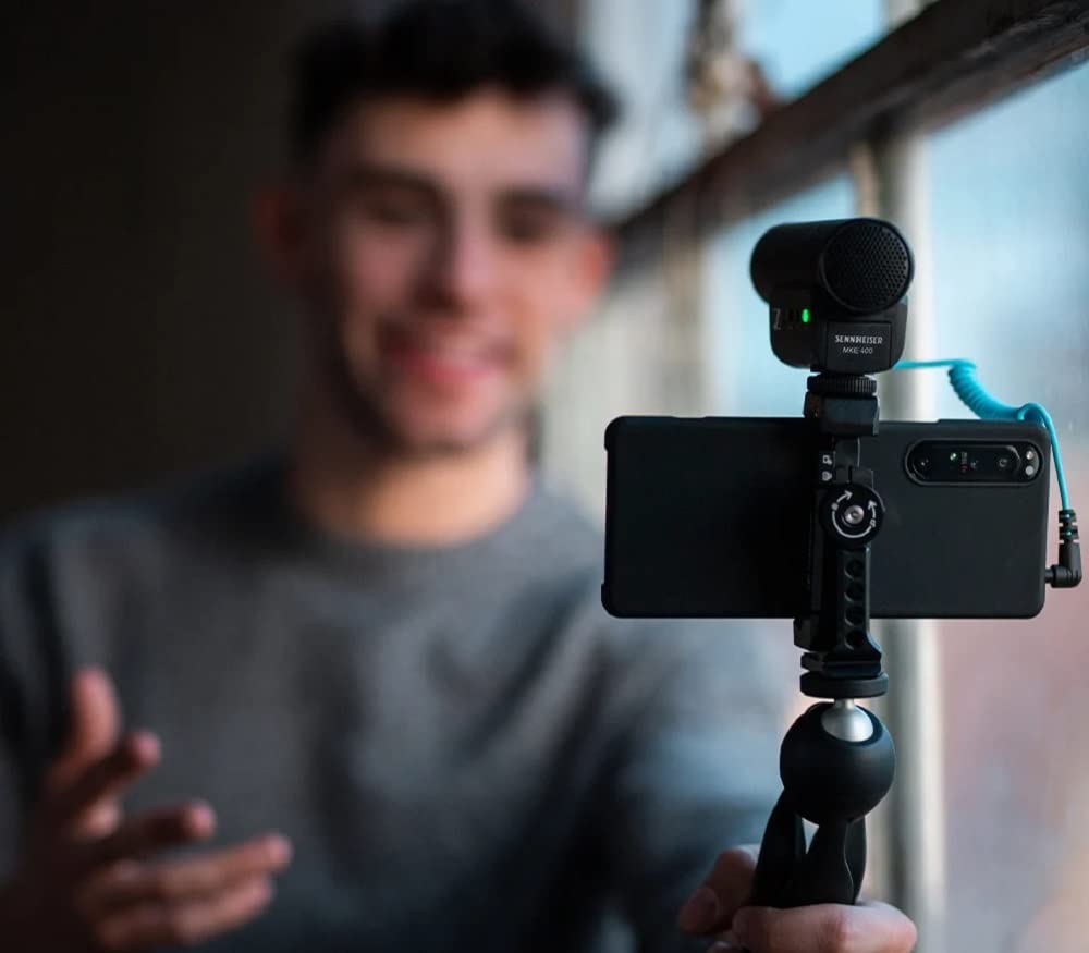 SENNHEISER MKE 400 Compact Shotgun Condenser Microphone (508898) - Professional Audio Recording for Vlogging, Film Making & Streaming