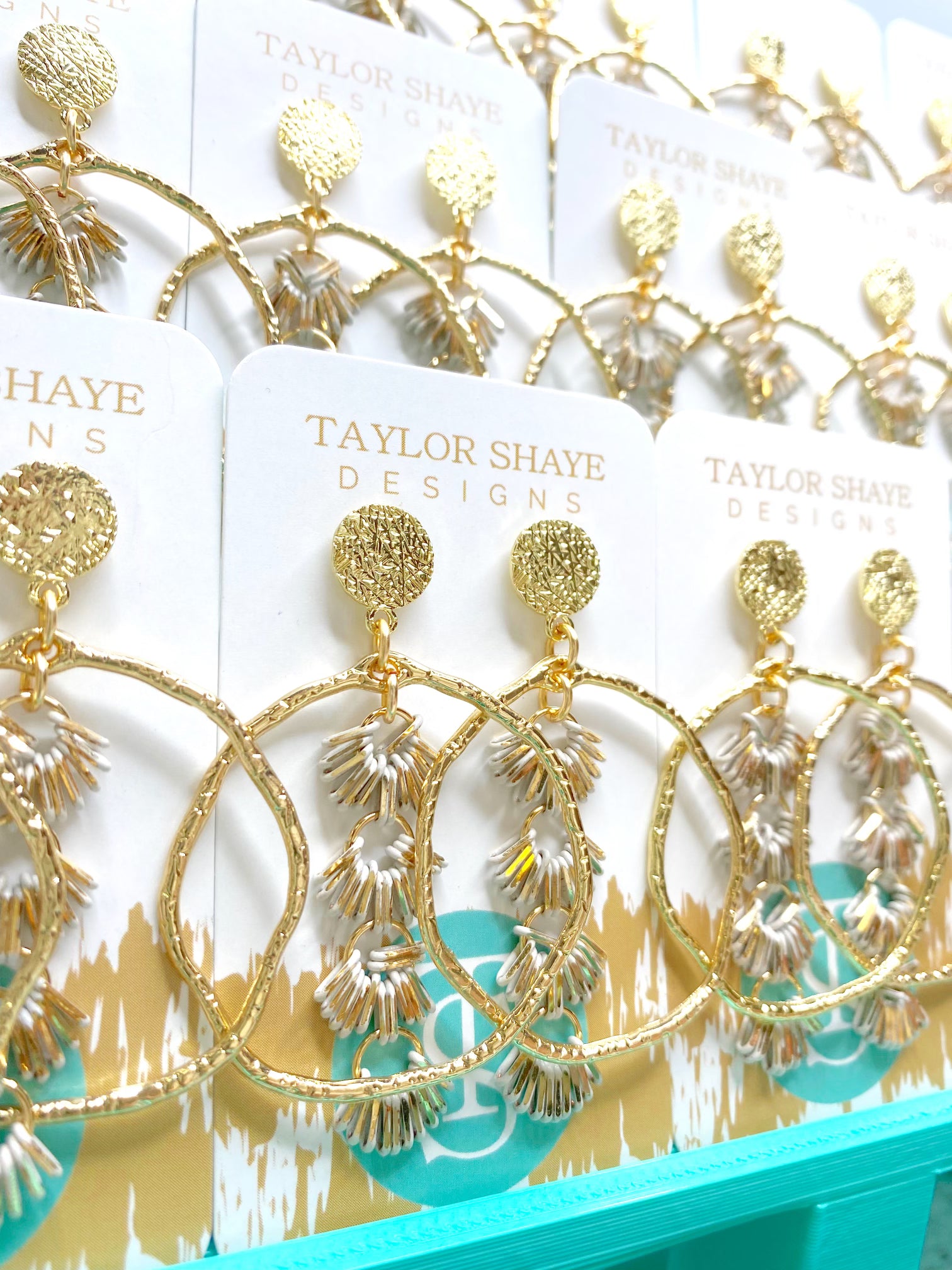Trendy Chain Tassel Hoop Earrings for Women - Stylish Dangling Statement Jewelry for Party, Wedding & Everyday Wear