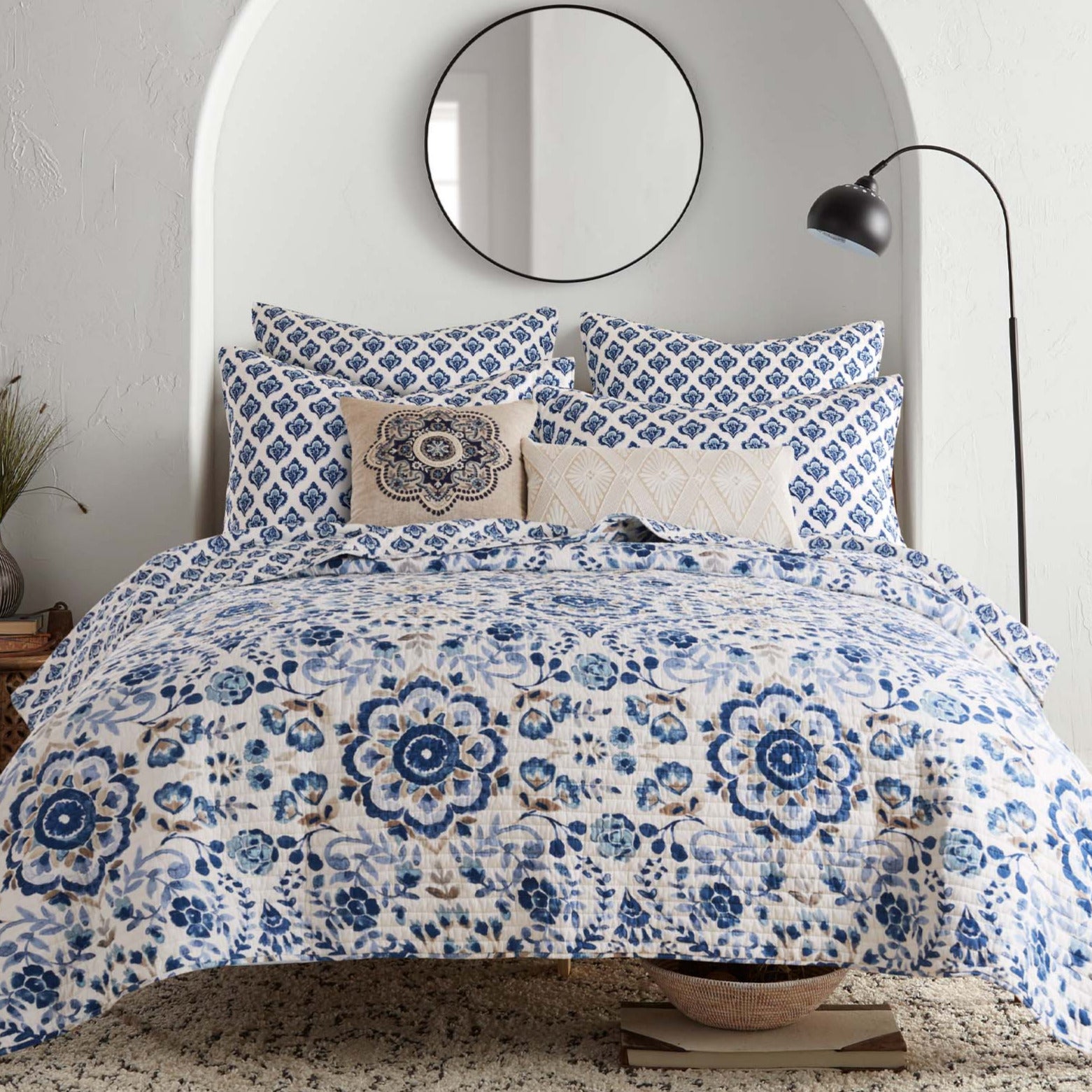 Lorrance Quilt Set - Queen Size Bedding, Soft Microfiber Comforter with Pillow Shams - Perfect for Cozy Nights & Guest Room Decor
