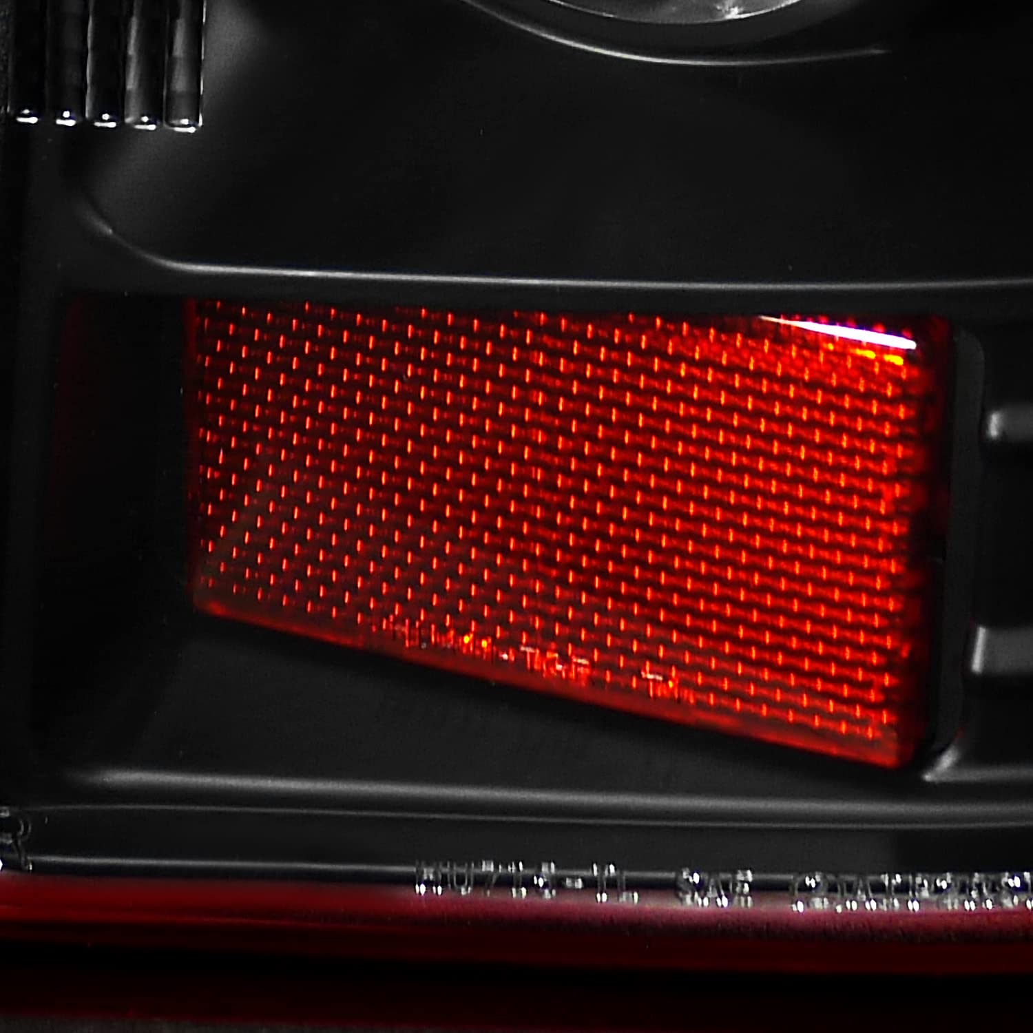Spec-D Tuning Black Housing Red/Clear Lens Tail Lights for 2005-2008 Dodge Magnum - Left & Right Pair Assembly - Perfect for Car Customization & Nighttime Safety