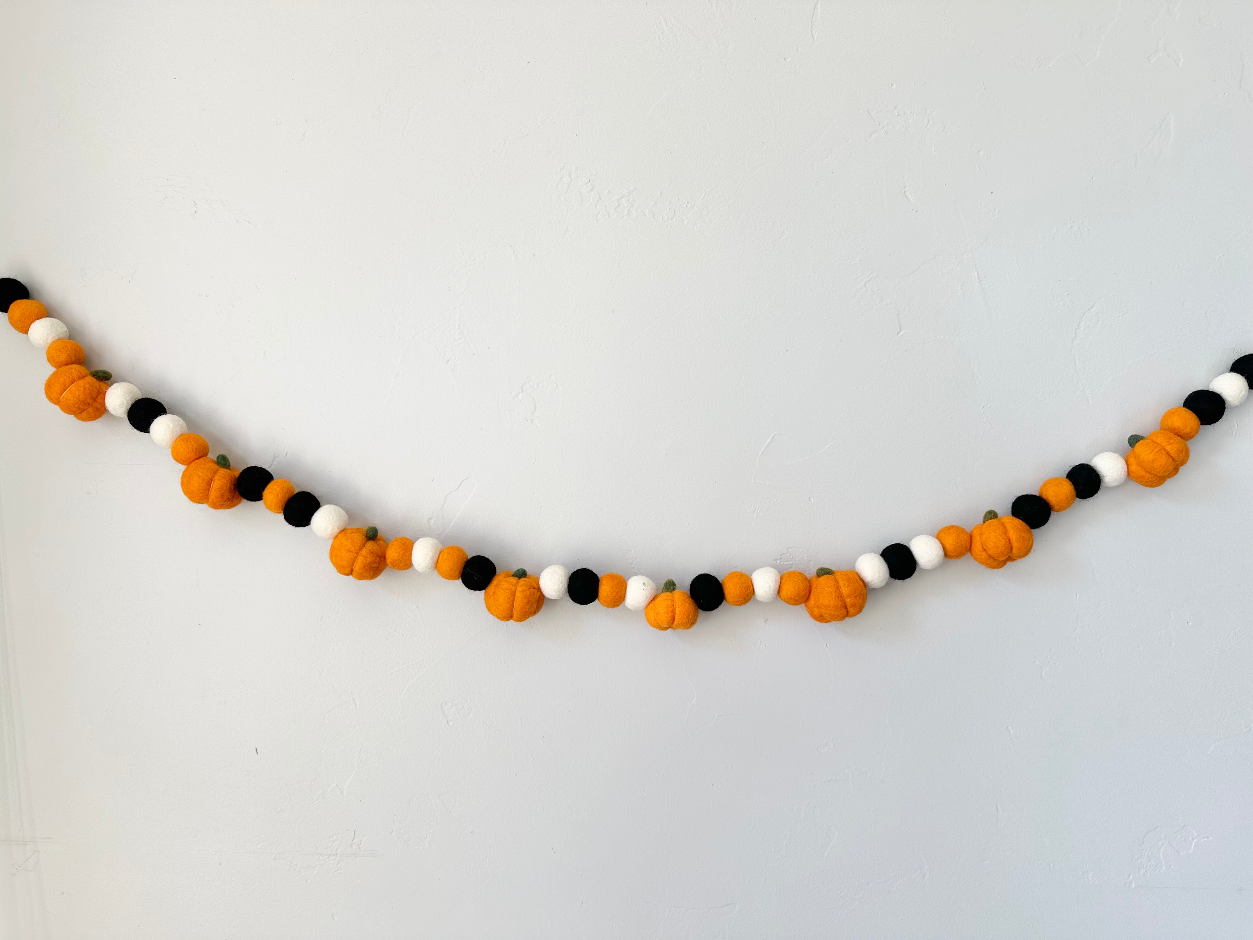 Halloween Pumpkin Garland Decor - Spooky Fall Party & Home Decoration for Halloween, Thanksgiving & Autumn Festivals