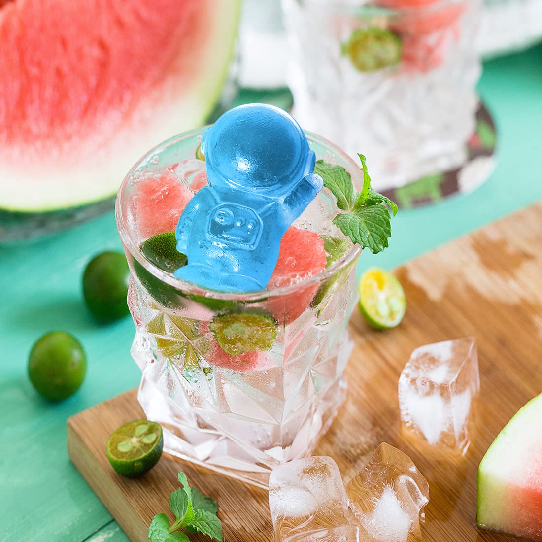 Voyyphixa 3D Astronaut Ice Cube Mold - Silicone Mold for Epoxy Resin Casting, DIY Ornaments, Ice Coffee & Juice Cubes, Soap & Candle Making - Perfect for Home Bars, Party Drinks & Craft Projects