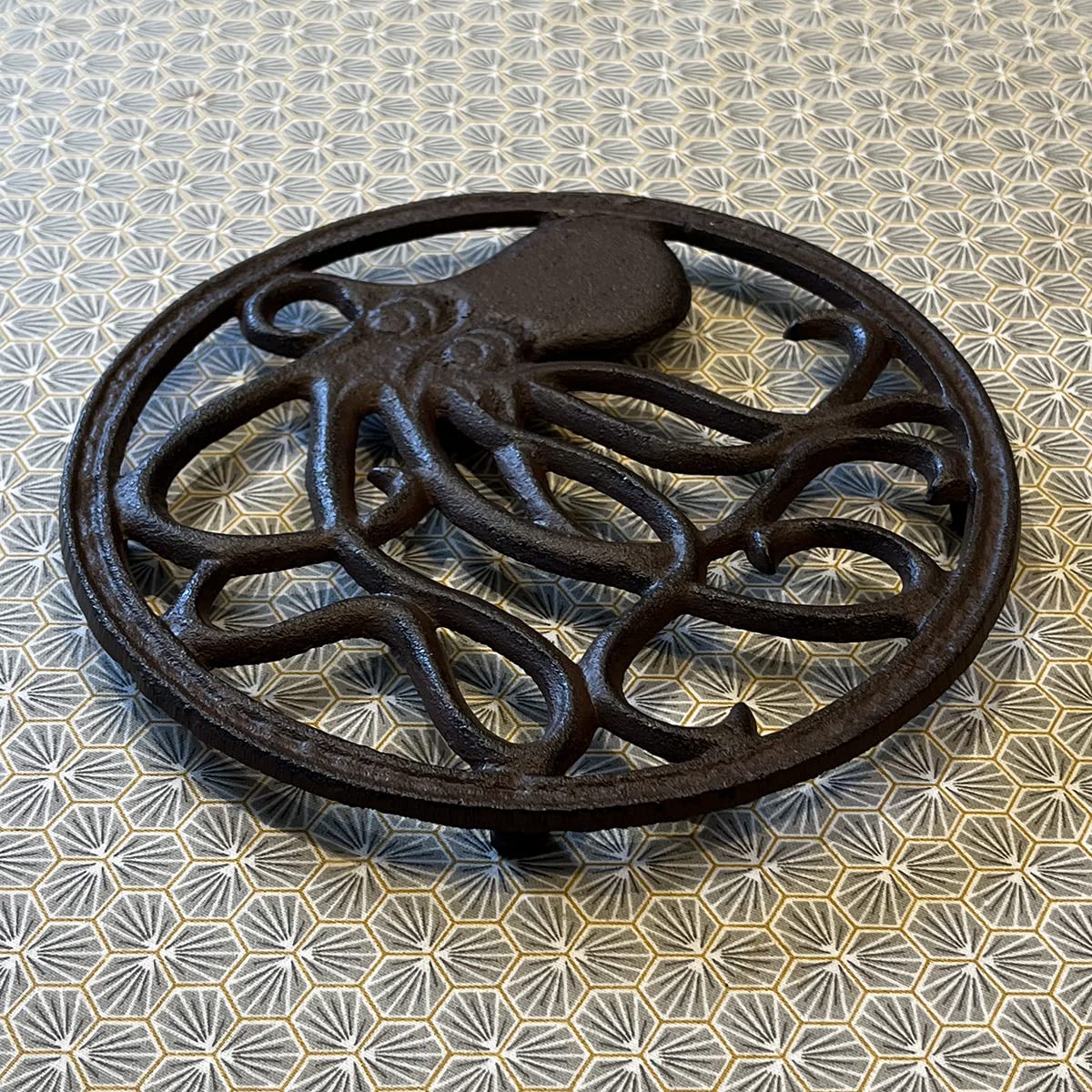 Premium Cast Iron Octopus-Themed Round Table Trivet Set of 2 - Heat Resistant Kitchen Decor for Hot Pots, Pans & Serving Dishes
