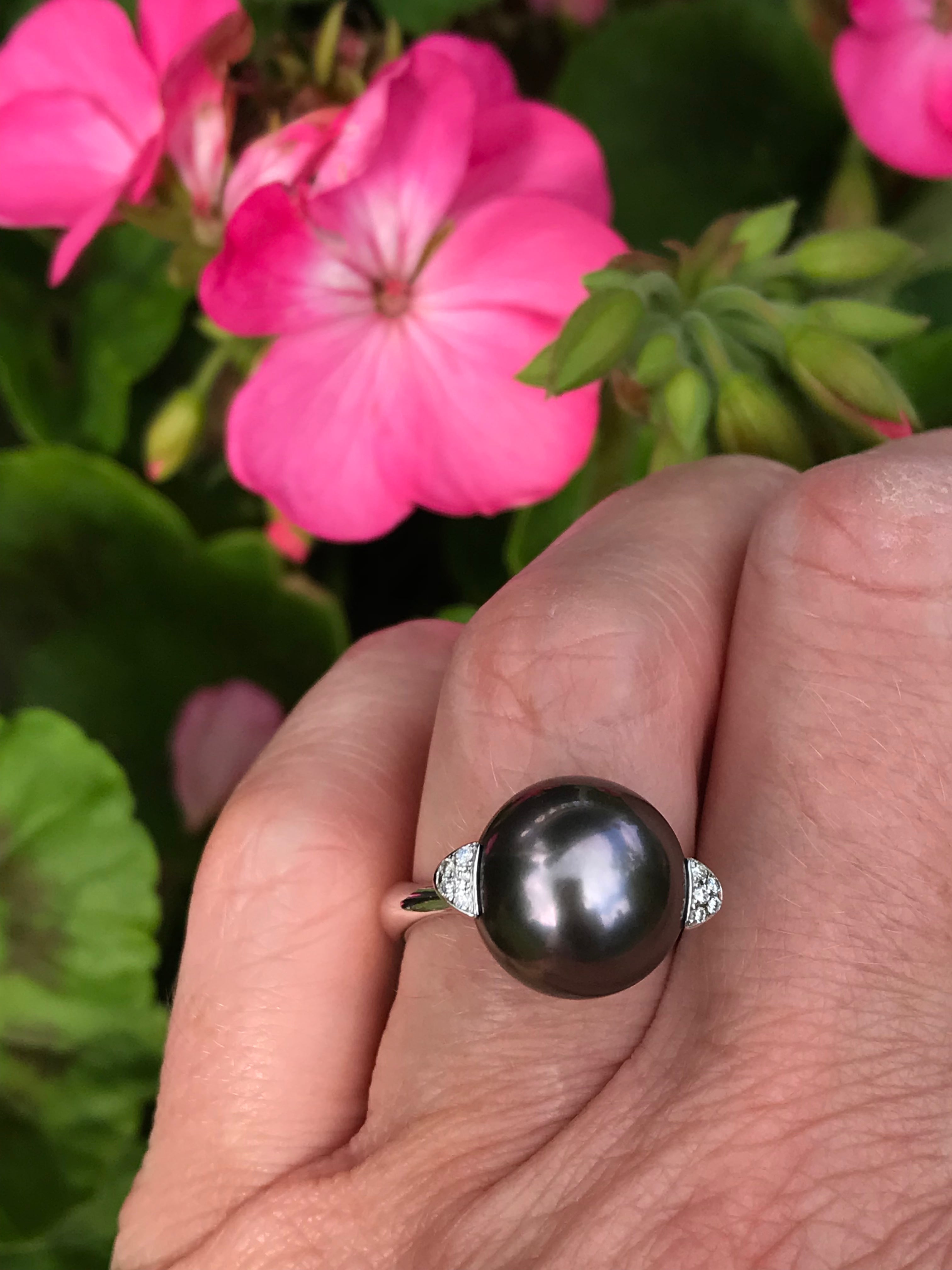 18ct White Gold Tahitian Pearl and Diamond Ring - Elegant Jewelry for Weddings, Anniversaries & Special Occasions