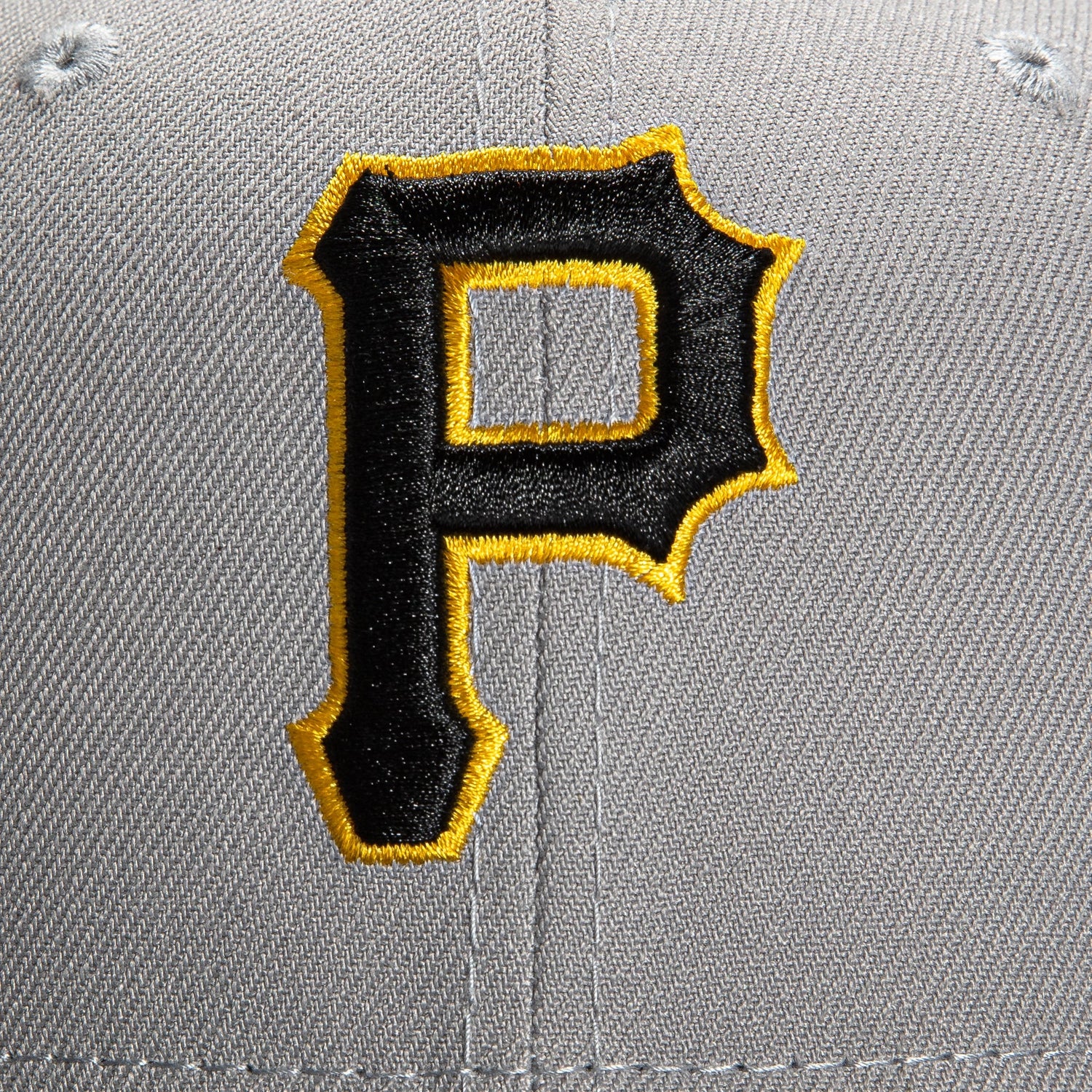 New Era 59Fifty Retro On Field Pittsburgh Pirates Baseball Cap - Gray & Black Snapback Hat for Men & Women | Perfect for Baseball Games, Streetwear & Casual Outfits
