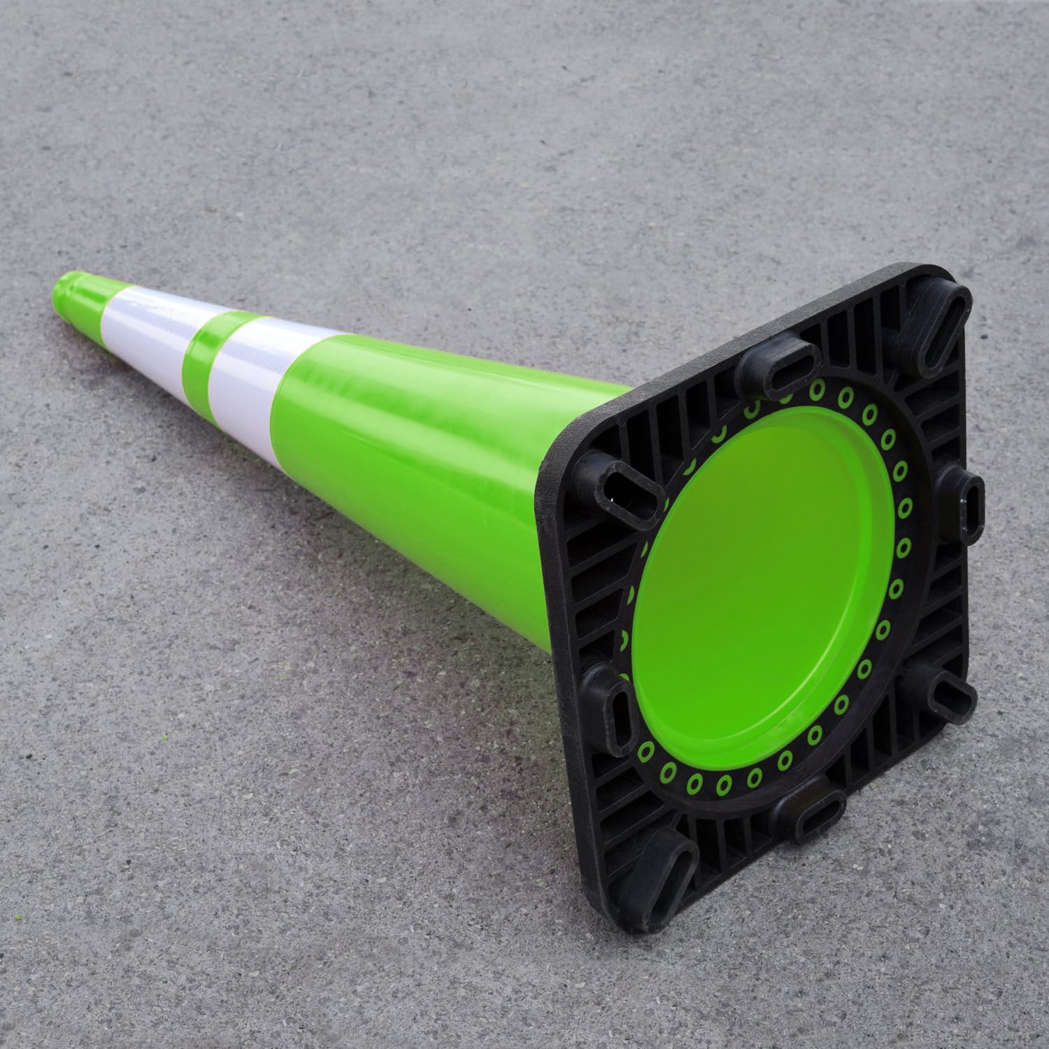 8 Pack 28 Inch Green PVC Traffic Safety Cones with Reflective Tape - Heavy Duty Rubber Base for Road Construction, Parking Lots & Garage Safety - Perfect for Traffic Control, Event Marking & Work Zone Safety (28 Inch)