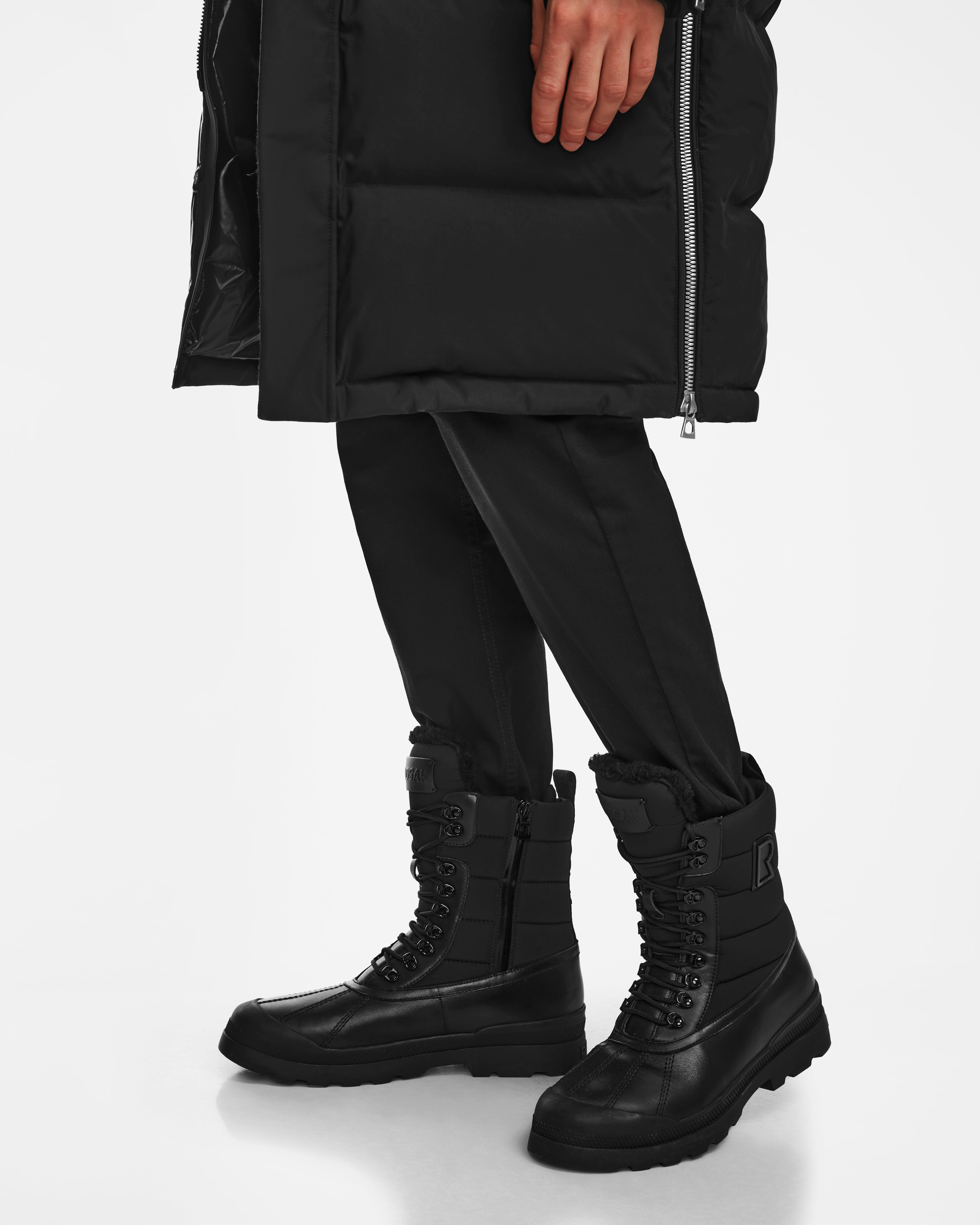 Reagan 6224501 Black Crossbody Bag - Stylish & Durable for Women, Perfect for Work, Travel & Everyday Use
