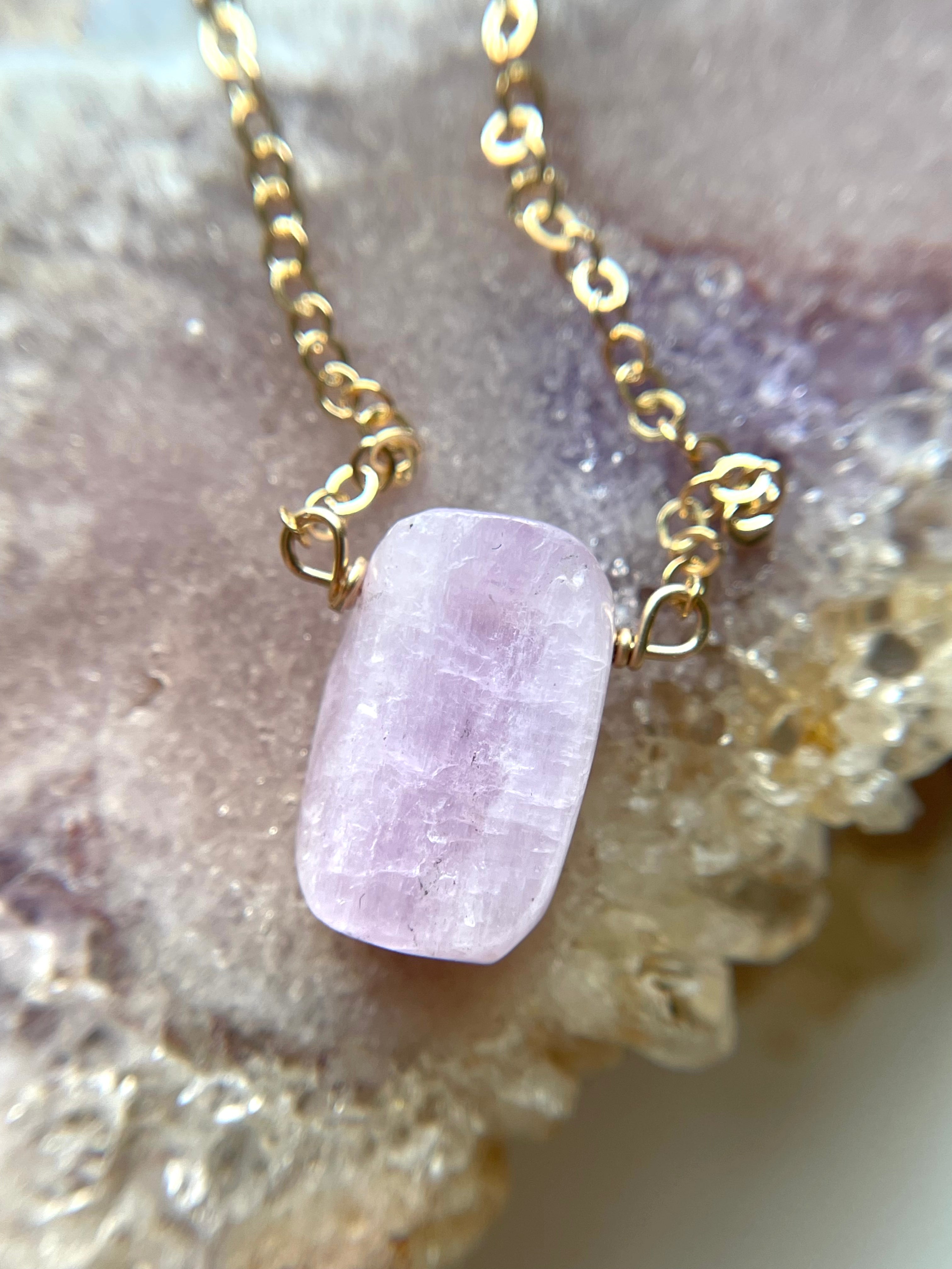 Natural Kunzite Crystal Necklace for Women - Healing Stone Jewelry with Sterling Silver Chain - Perfect for Meditation, Energy Healing & Spiritual Gifts