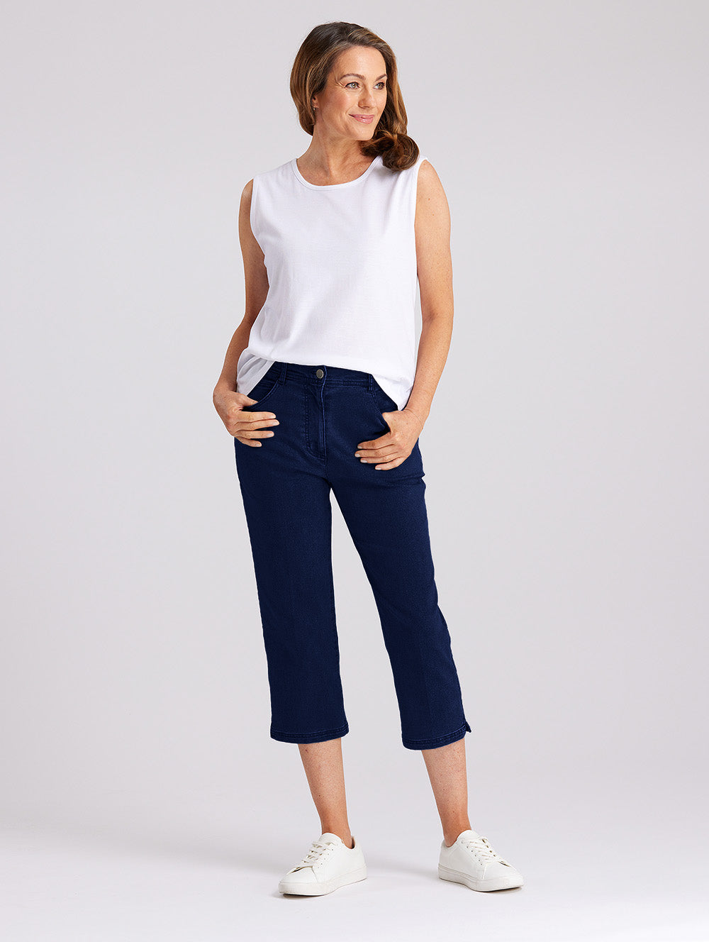 Stylish Intense Denim 3/4 Pants for Women - Trendy High-Waisted Capri Jeans for Casual Outfits & Summer Fashion