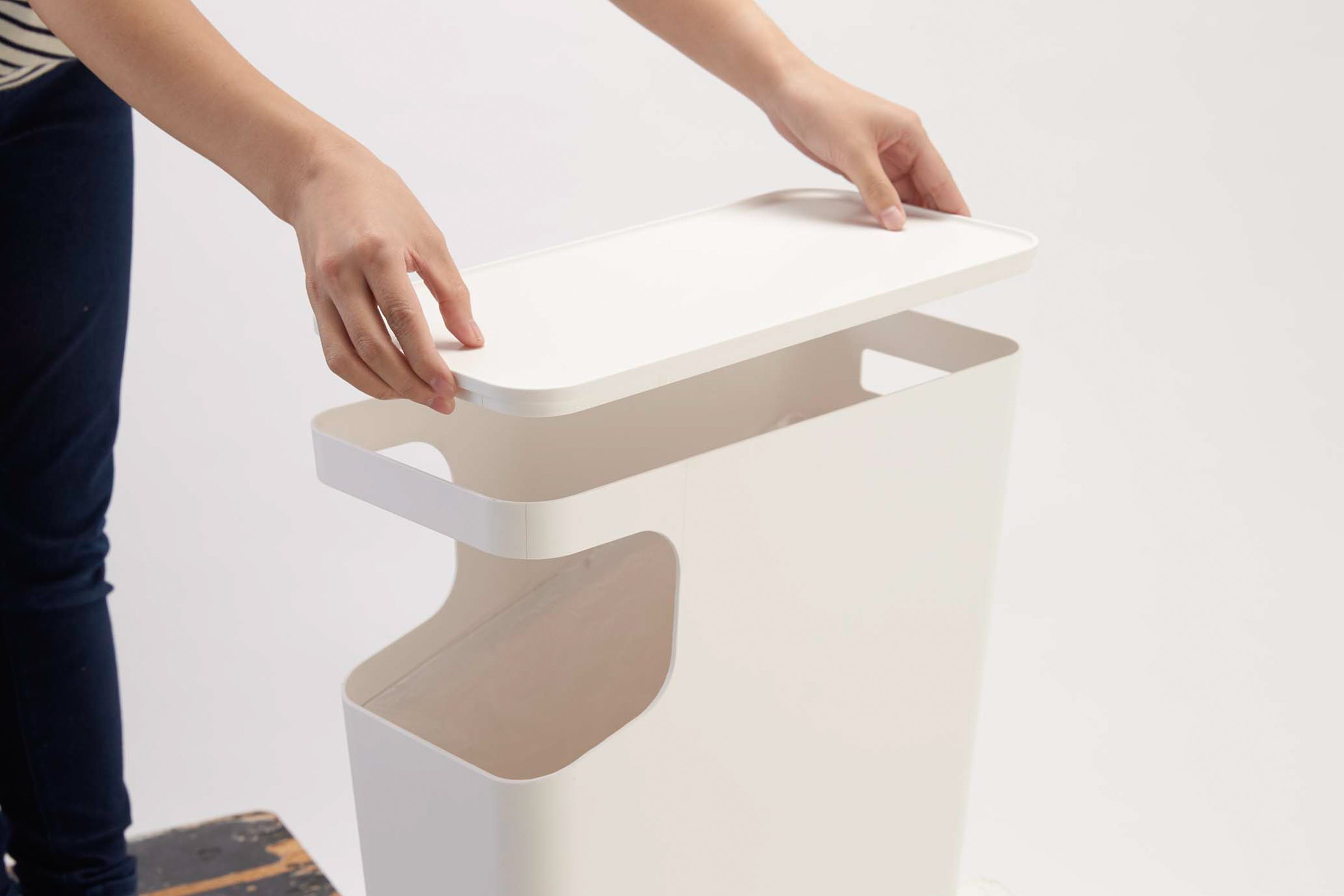 Compact Side Table Trash Can with Lid - Small Waste Bin for Living Room, Bedroom, Office - Perfect for Snacks, Tissues, and Daily Trash Disposal