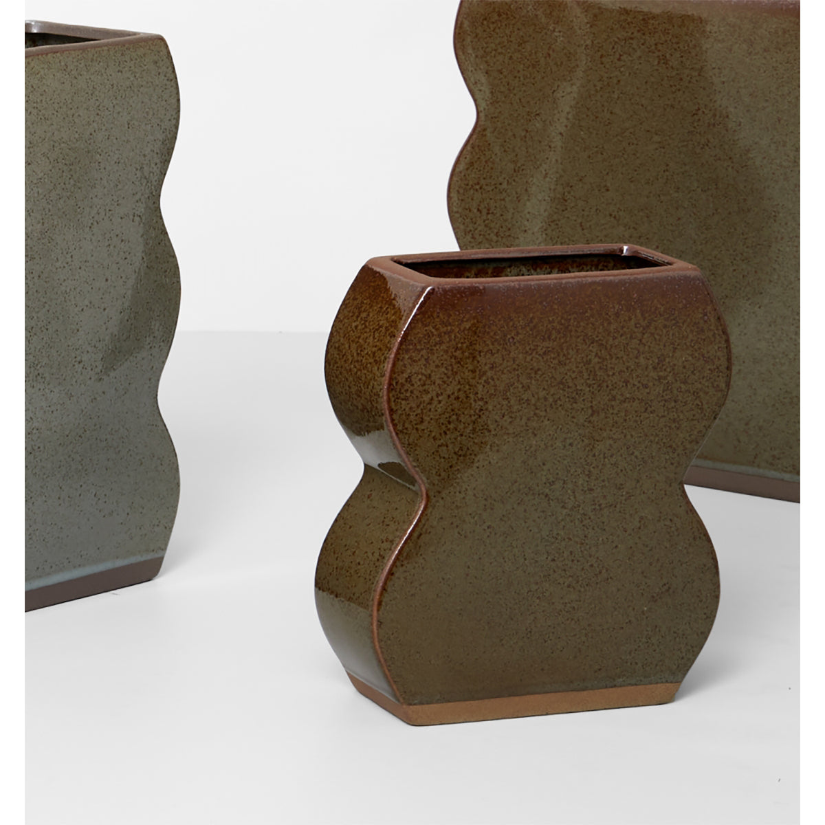 Small Modern Ceramic Vase - Minimalist Home Decor for Flowers, Centerpiece, Wedding & Living Room Decorations - Perfect for Dining Table, Office Desk & Gift Giving