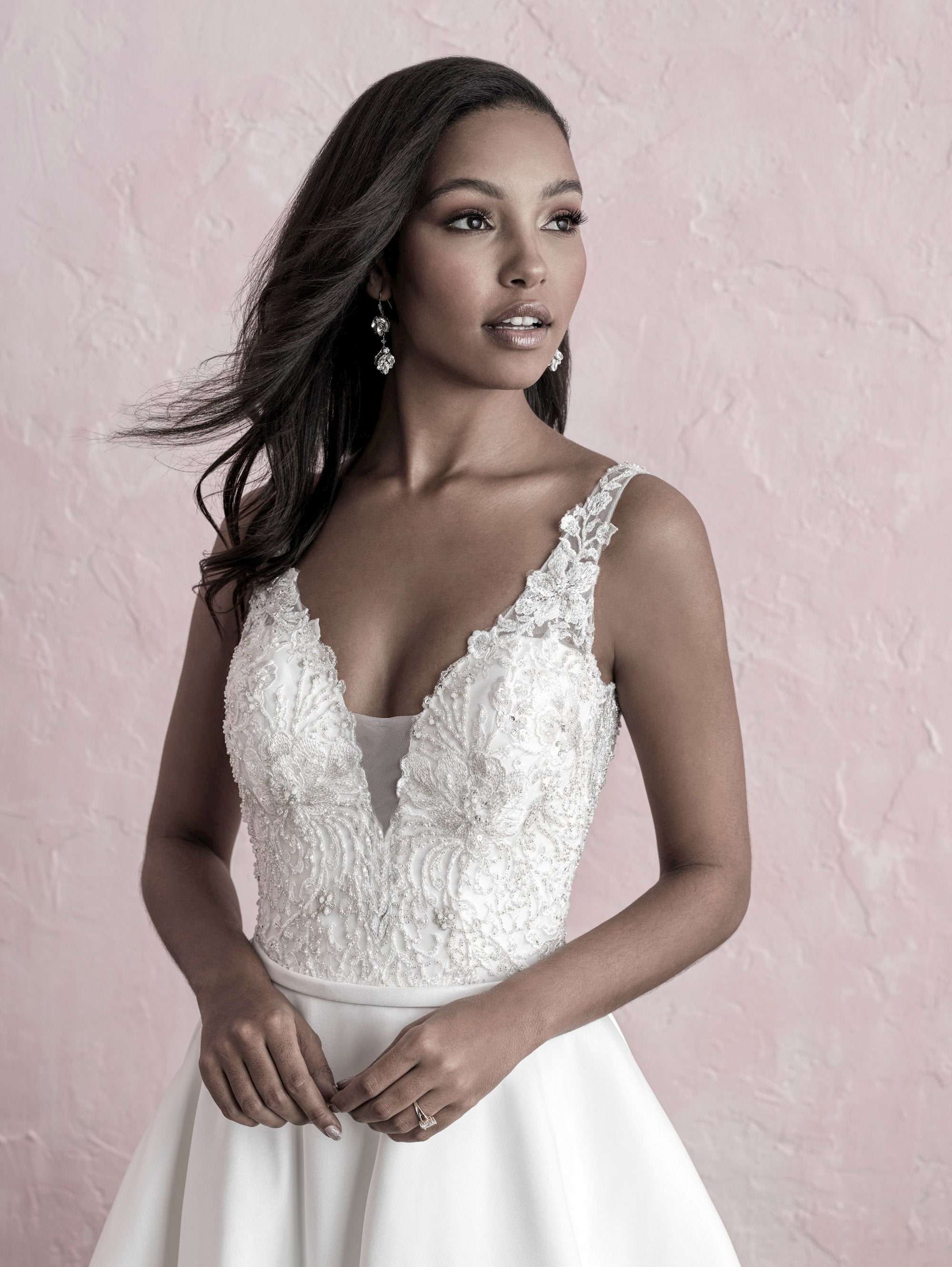 Allure Romance 3271 Sample Wedding Gown - Elegant Lace Bridal Dress for Bride, Perfect for Beach Weddings & Formal Ceremonies