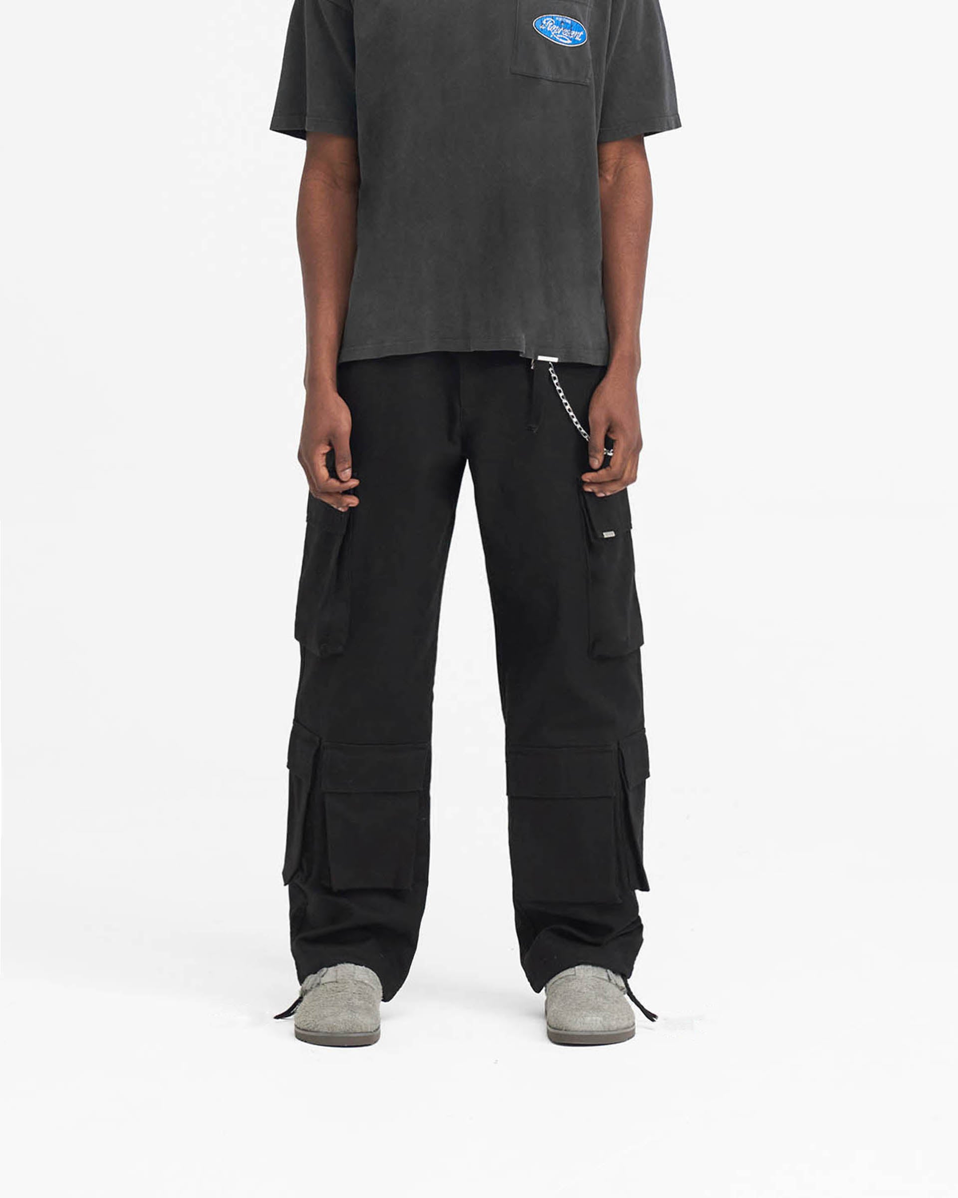 Stylish Black Baggy Cargo Pants for Men & Women - Trendy Streetwear & Casual Wear - Perfect for Outdoor Activities, Travel & Everyday Fashion