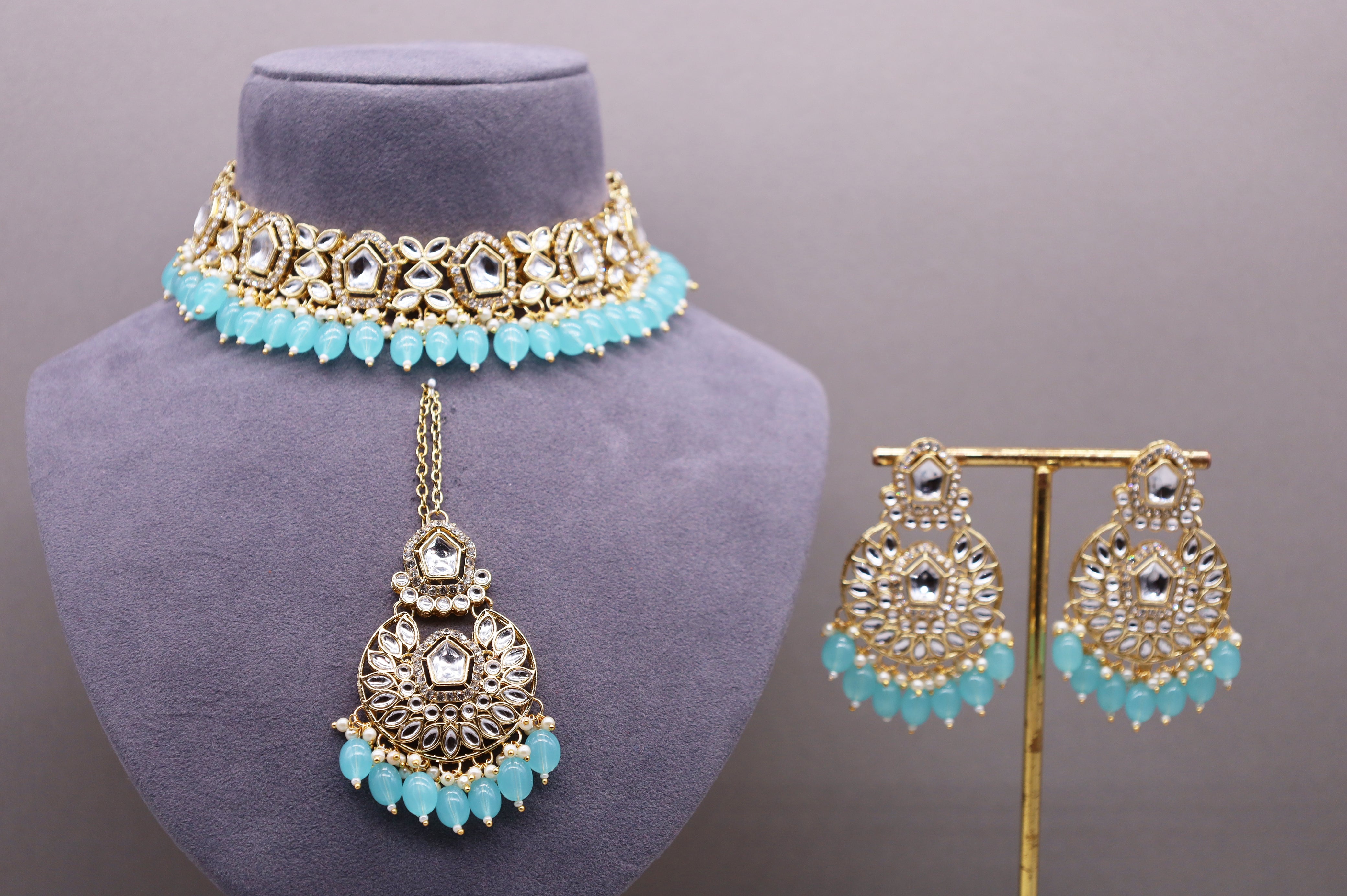Vaishnavi Kundan Jewelry Set - Traditional Indian Bridal Necklace, Earrings & Maang Tikka Set for Weddings & Festive Occasions