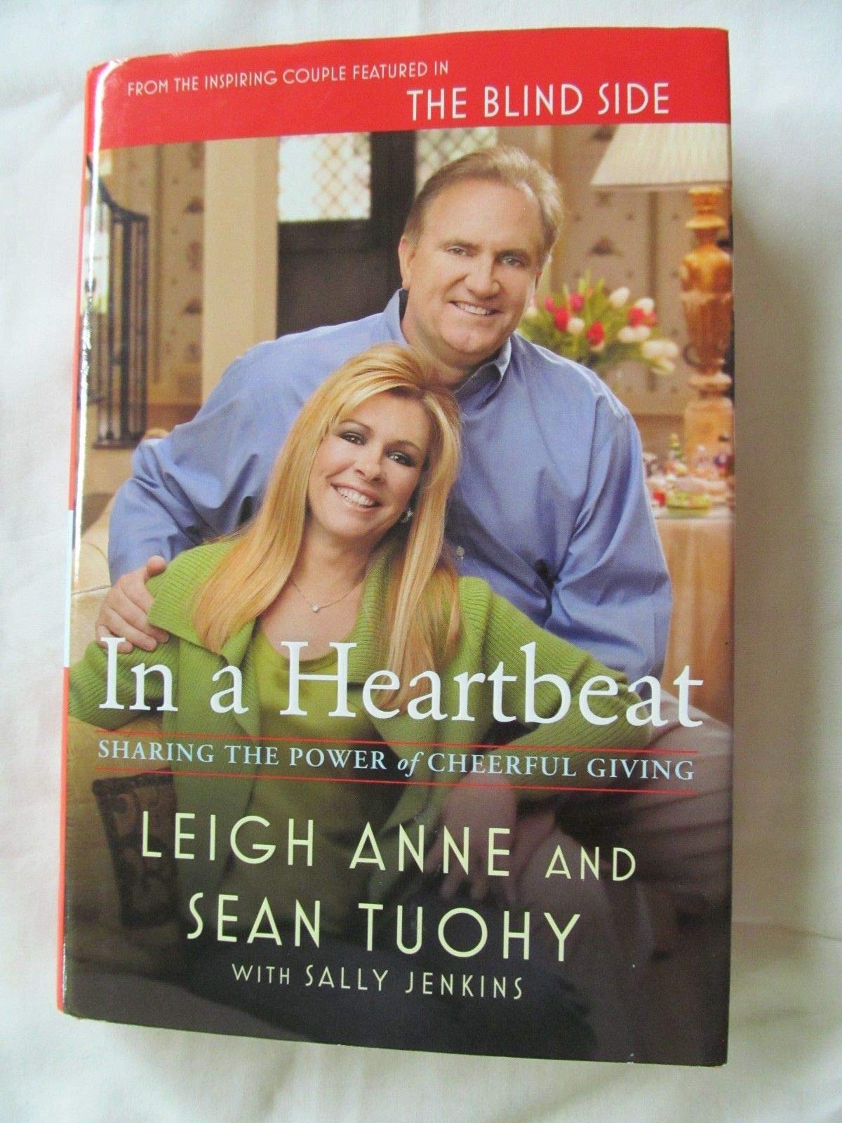 In a Heartbeat: The Power of Cheerful Giving - Inspirational Book for Holidays, Birthdays & Acts of Kindness