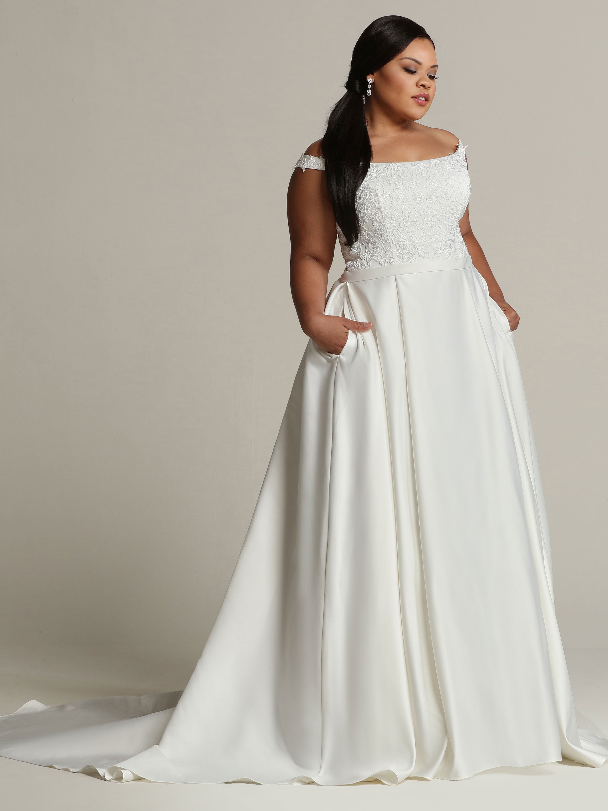 Audrey Elegant Lace and Satin Ball Gown Wedding Dress with Pockets - Perfect for Bridal, Prom, Formal Events & Photo Shoots