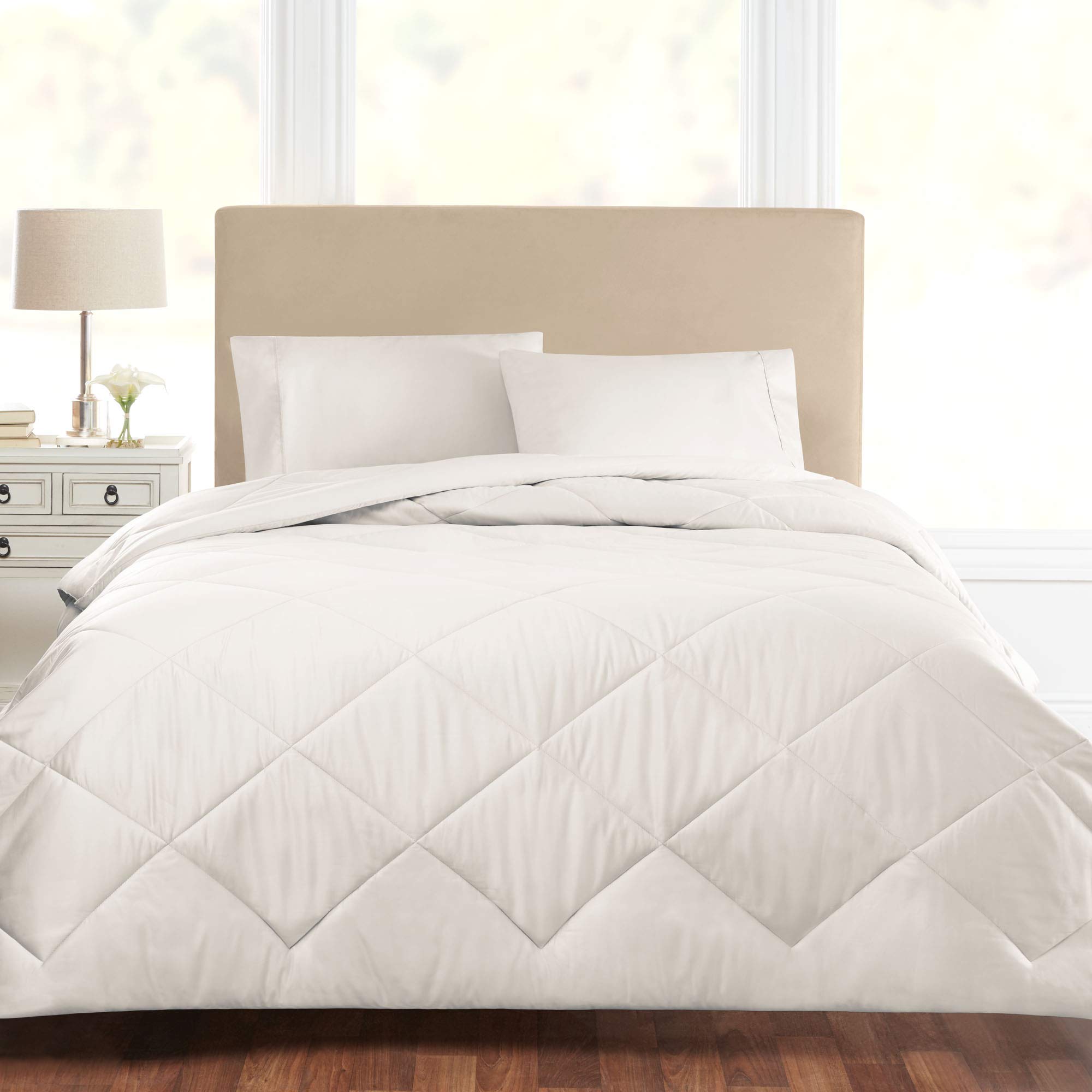 Celliant Performance Comforter - Down Alternative Luxury Bedding for Better Sleep | Soft & Cozy Diamond Stitch Design | Full/Queen Size in Chalk White | Perfect for Master Bedrooms, Guest Rooms & Cold Winter Nights