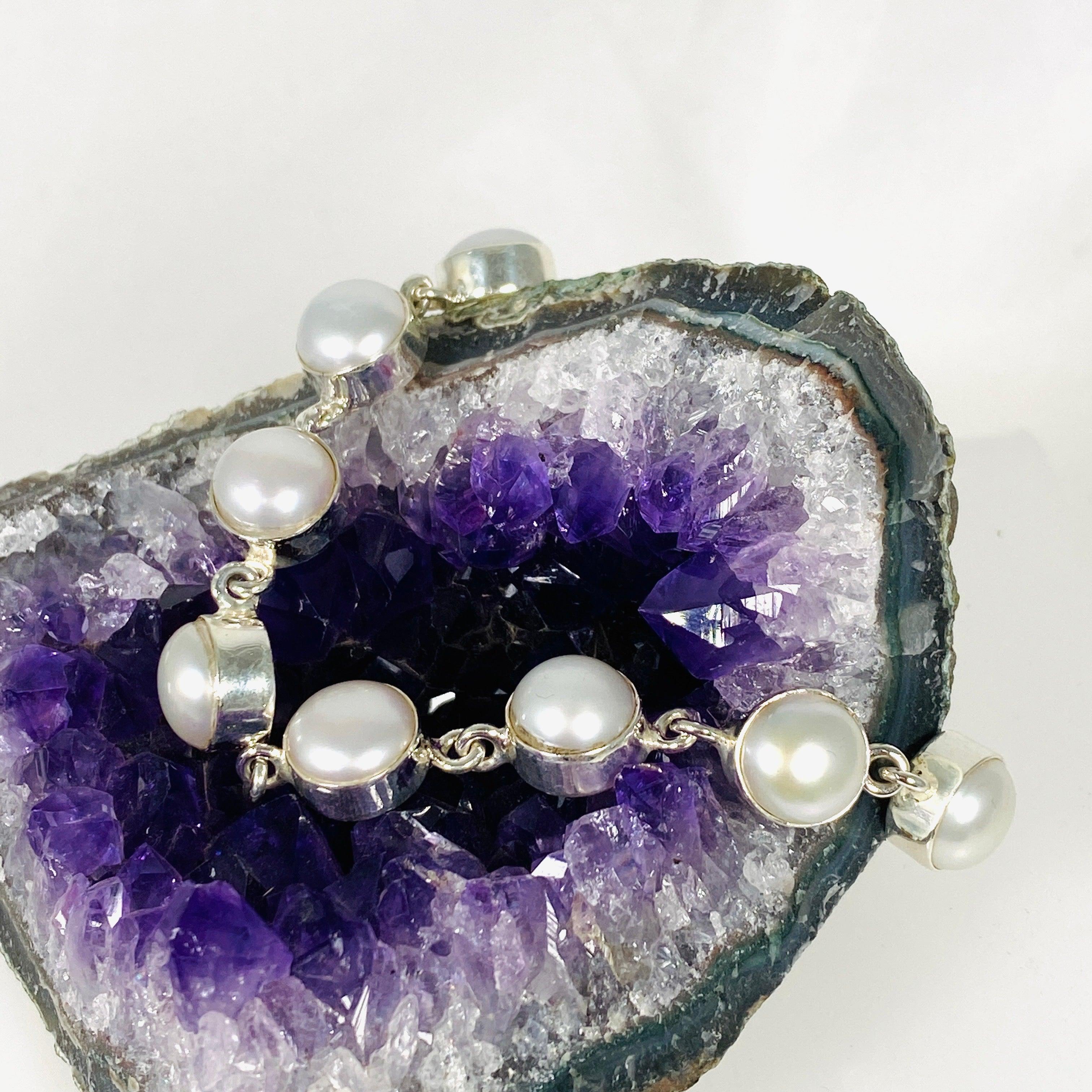 Elegant Pearl Round Bracelet for Women - Classic & Timeless Jewelry Gift for Her - Perfect for Weddings, Parties & Special Occasions