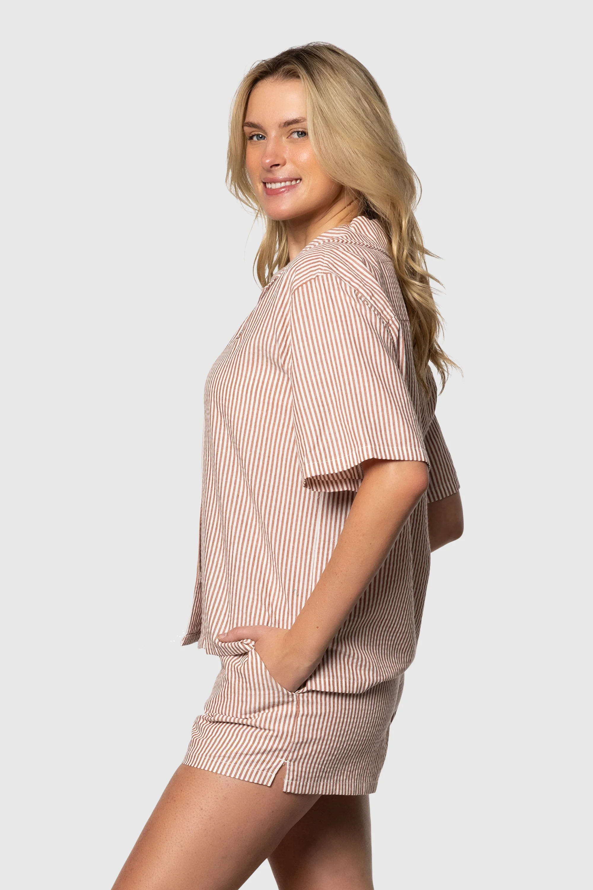 Breeze Shirt - Lightweight & Breathable Summer Top for Men & Women | Perfect for Outdoor Activities, Travel & Casual Wear