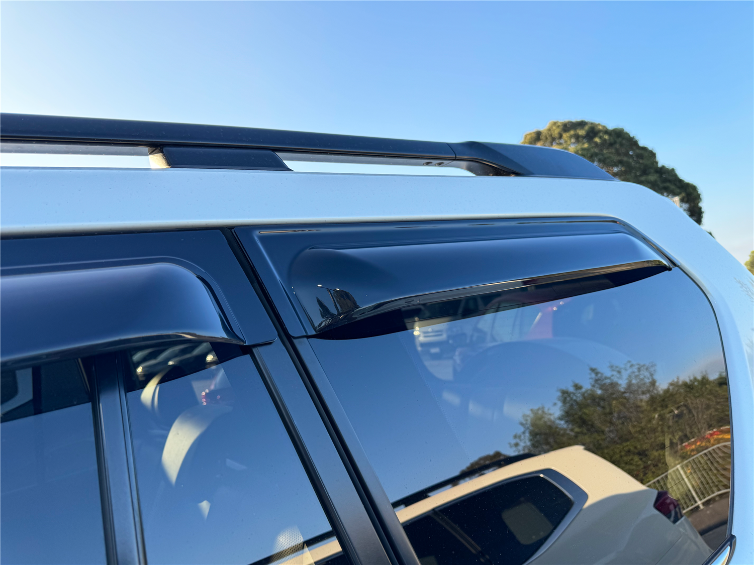 Toyota Land Cruiser Prado 150 2010-2013 Wide Weather Shields & Bonnet Protector - Durable Car Accessories for Rain & Sun Protection - Perfect for Off-Road Adventures & Daily Commute