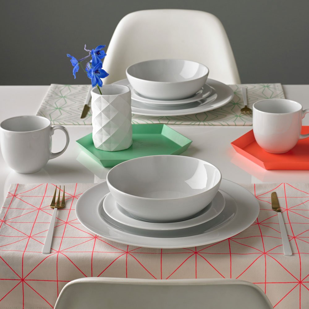Denby White Porcelain Dinner Plates Set of 4-24cm | Dishwasher & Microwave Safe | Chip & Crack Resistant Glazed Tableware | Perfect for Everyday Dining, Dinner Parties & Restaurant Use