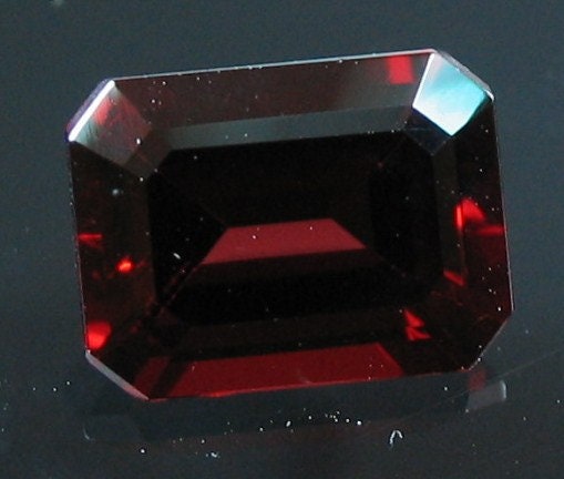 Wholesale Natural Genuine African Garnet Loose Stones - 6x4mm to 10x8mm Emerald Cut VVS Eye Clean January Birthstone for Jewelry Making, Engagement Rings & Healing Crystals