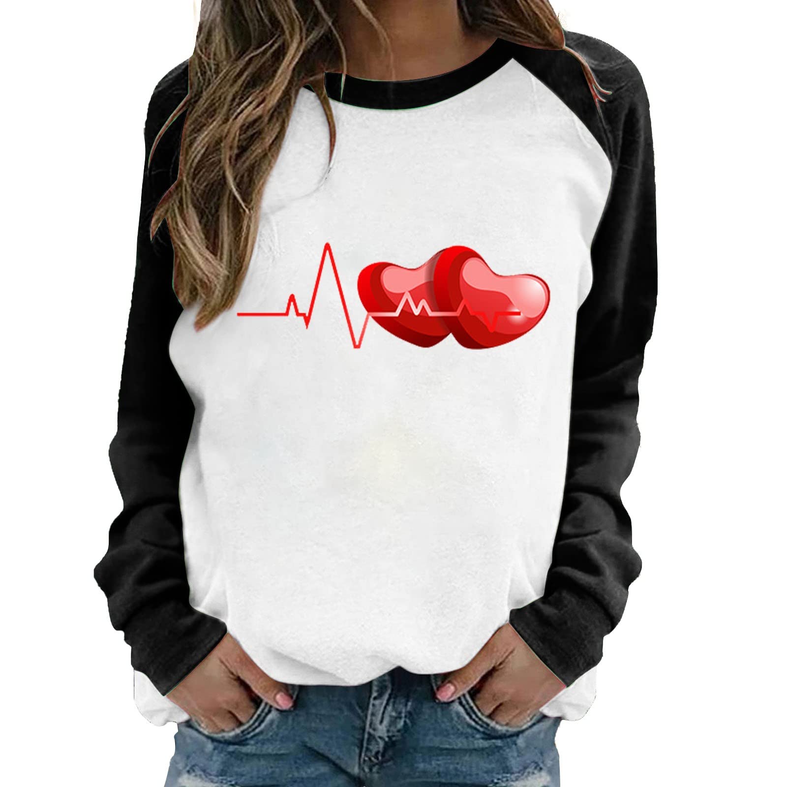 Women's Heart Graphic Pullover Hoodie - Cozy Fleece Sweatshirt for Fall & Winter 2022 | Casual Streetwear, Loungewear & Cold Weather Outfit