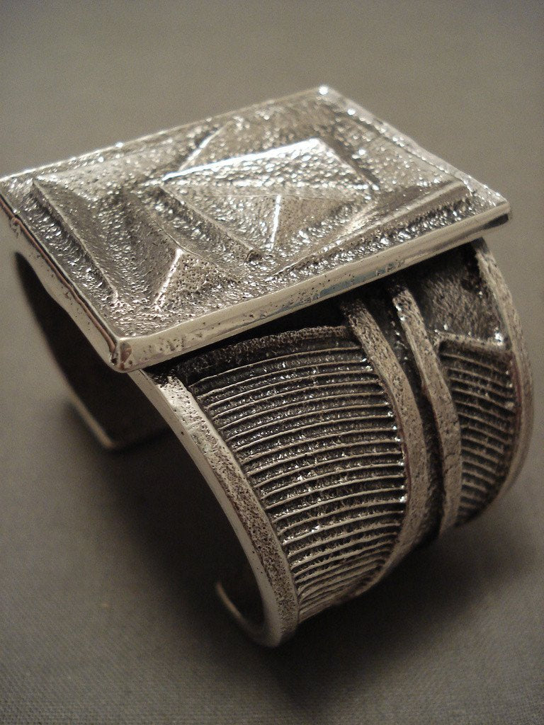 147 Grams Exquisite Navajo Tufa Cast Sterling Silver Native American Bracelet - Handcrafted Tribal Jewelry for Women, Perfect for Boho Fashion & Cultural Events