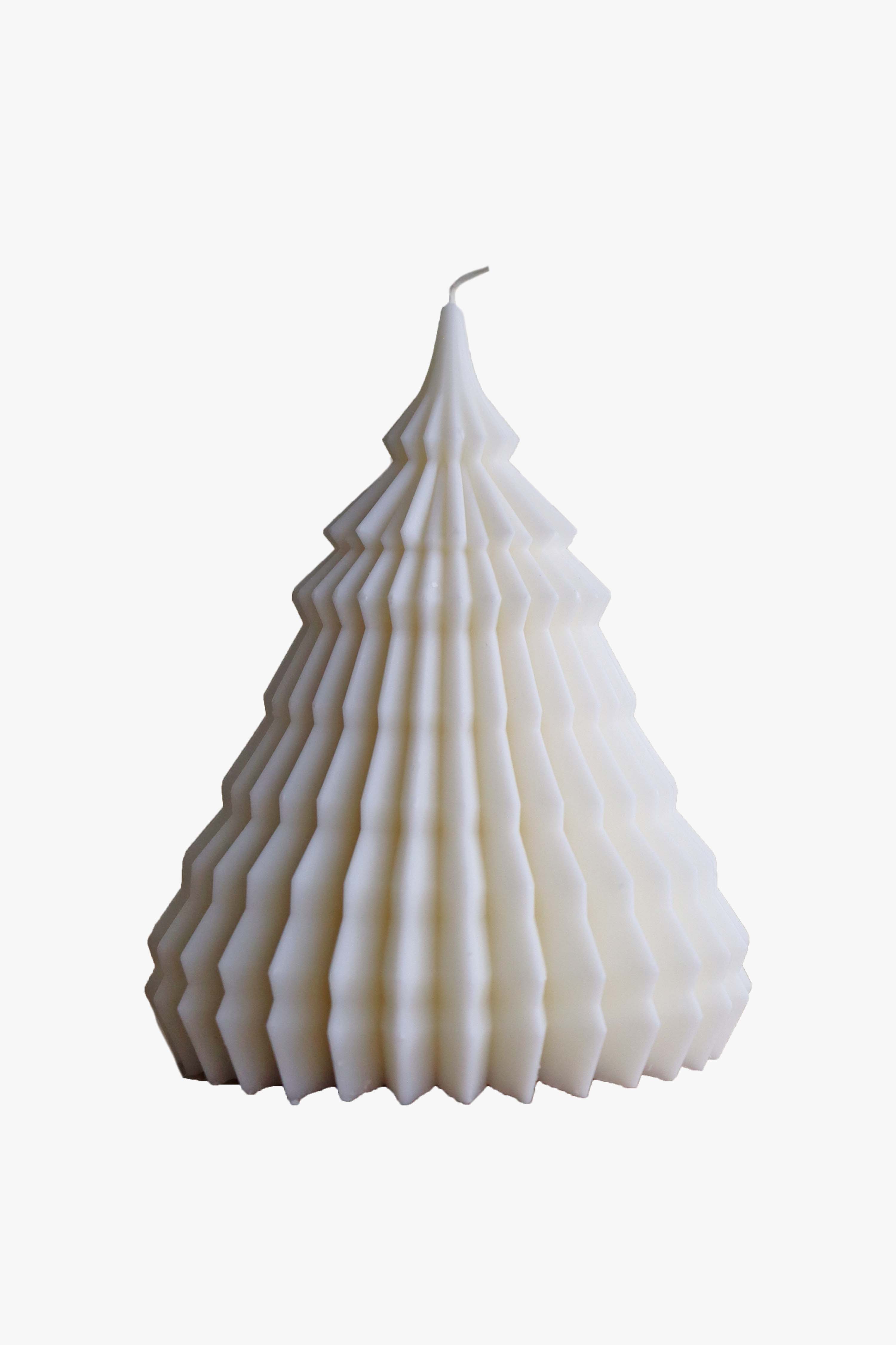 White Frankincense & Ginger Scented Christmas Tree Decorative Candle - Perfect for Holiday Home Decor & Festive Ambiance