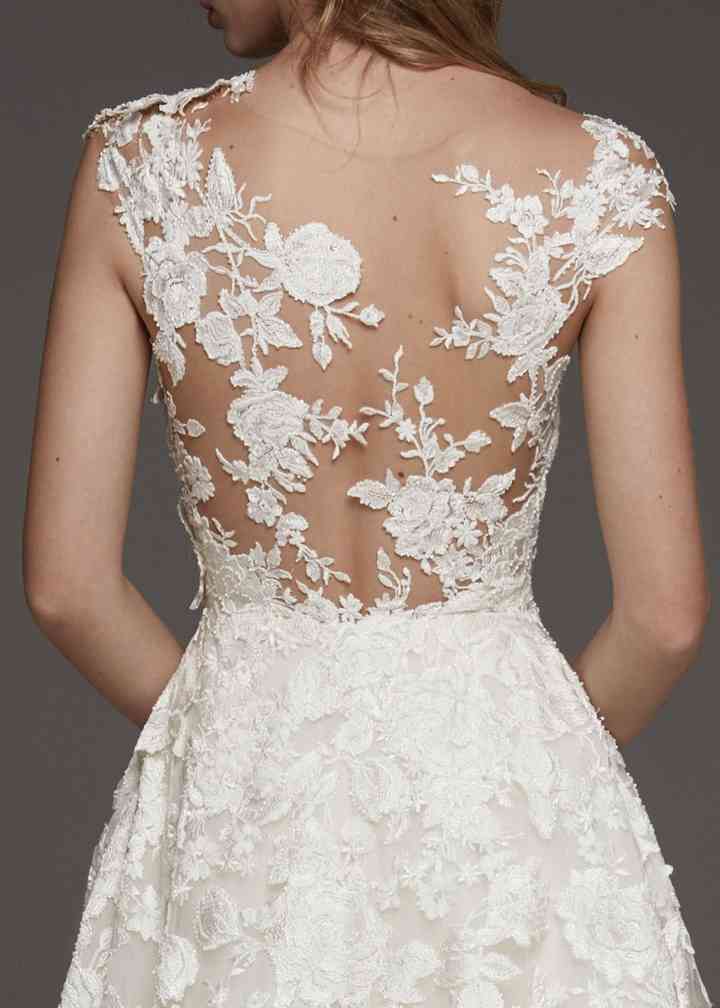 Atelier Pronovias Haya Wedding Dress - Size 12 | Elegant Bridal Gown for Church & Beach Weddings